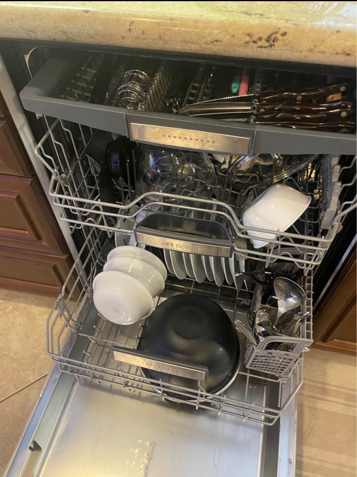Bosch dishwasher with 3 racks and accessories, slight rust is visible ...