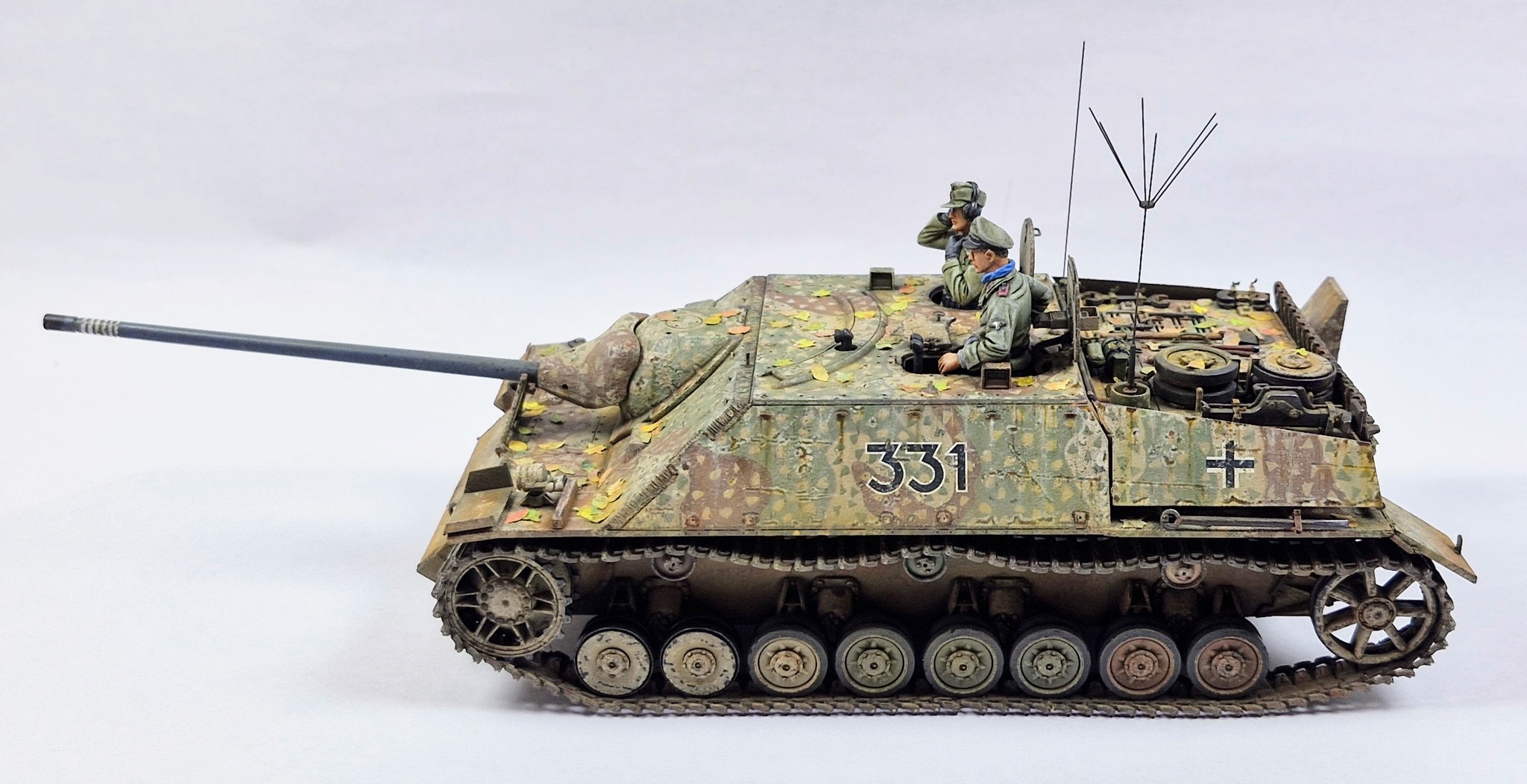 Weathered Jagdpanzer IV L/70(V) model in 1/35 scale