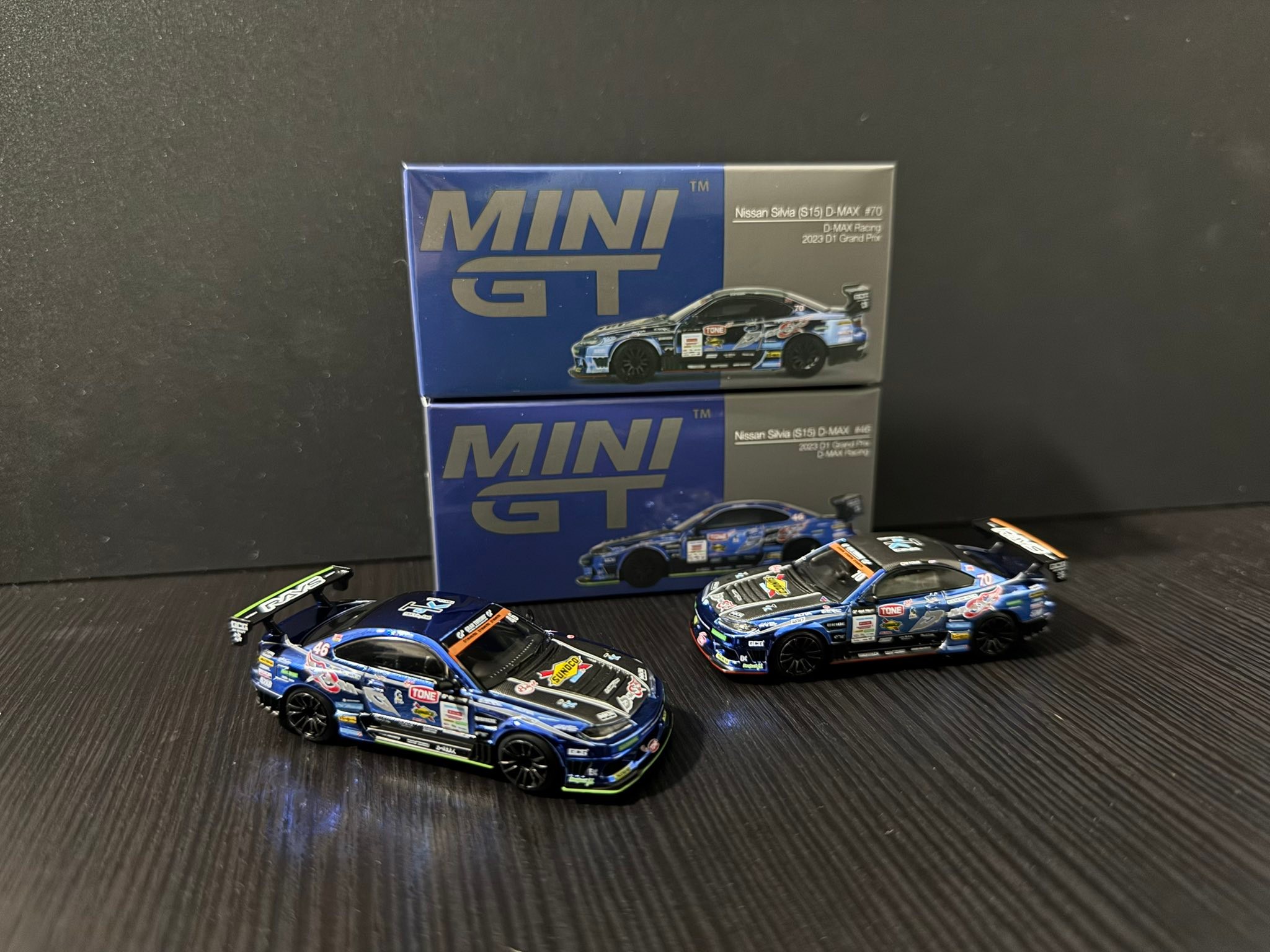 Mini GT 1:64 Nissan Silvia S15 D-MAX Racing 2023 D1 Grand Prix #855 Blu