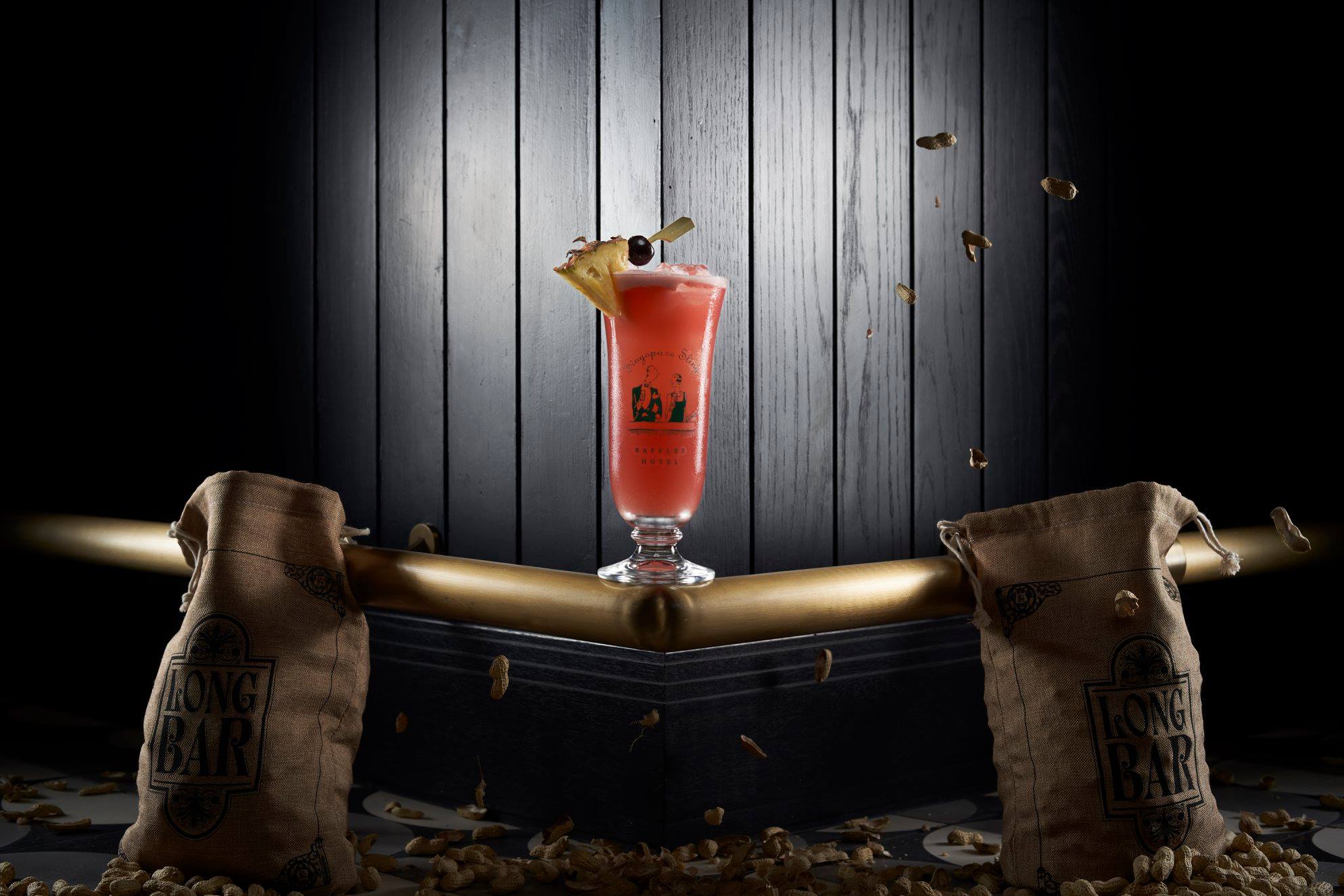 Singapore Sling at Long Bar #RafflesHotel