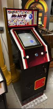 Playing Arkanoid in a cabaret Monaco GP