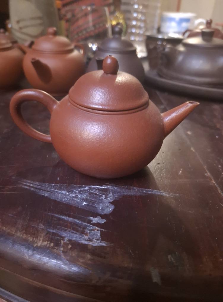 1963年標準水平壺，中國宜興款朱泥壺陳放多年老壺， 隨賞指教12杯