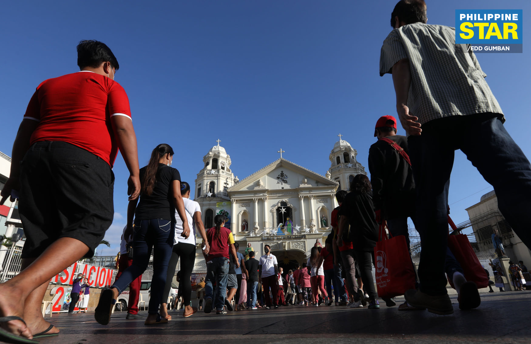 Philippine Star - Catholic devotees attend the last Friday mass of the ...
