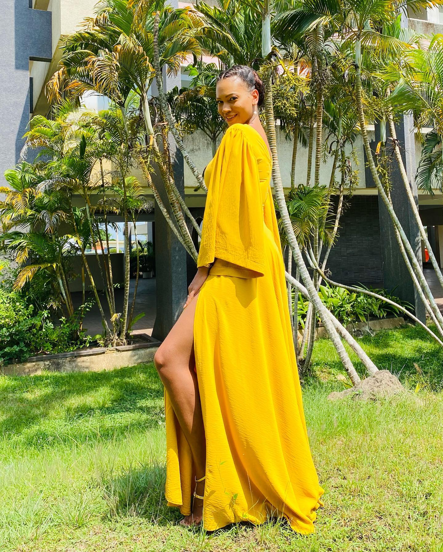 Delaa2.0 - Happy new week💫 #monslay #backtowork... | Facebook