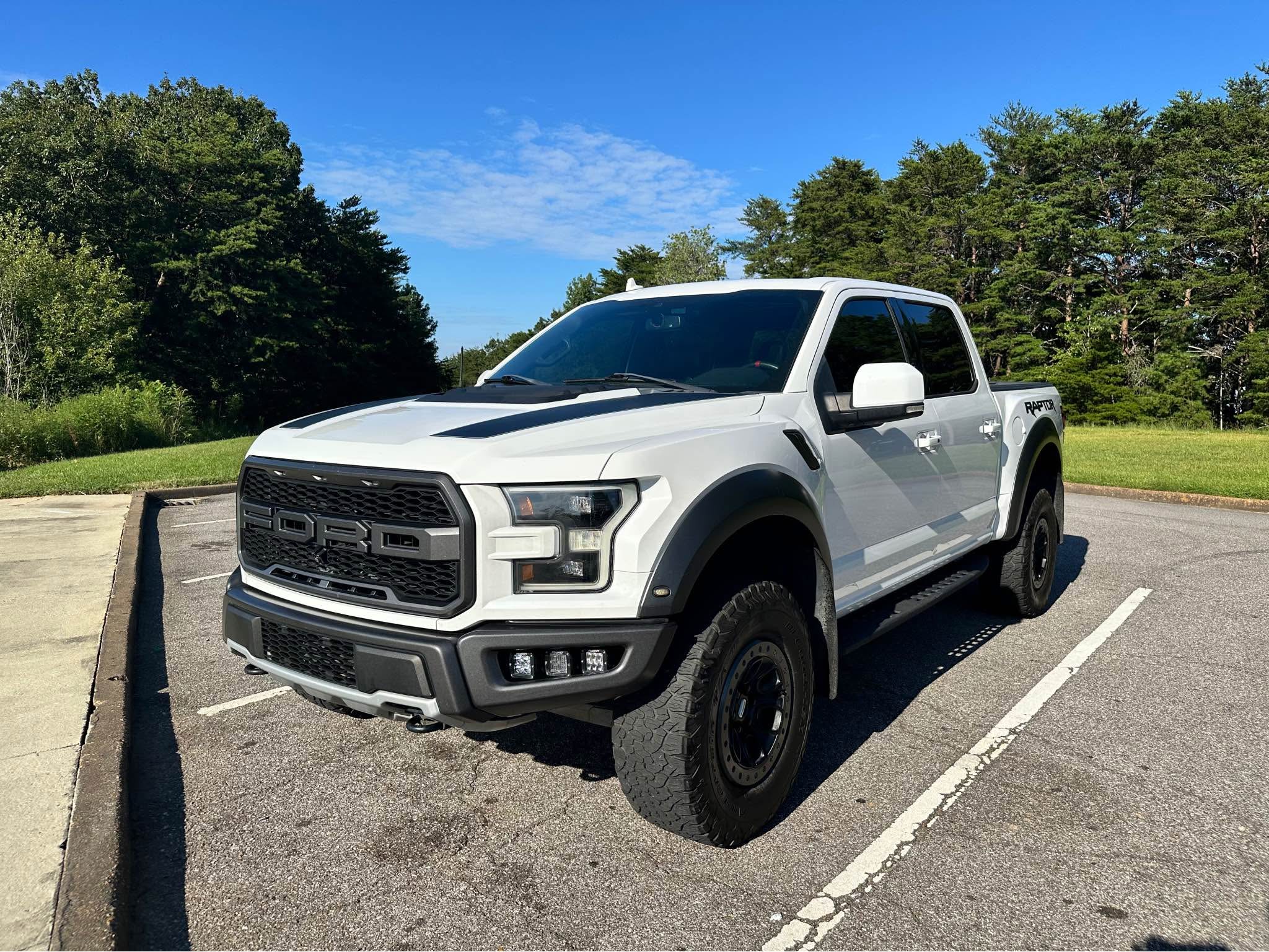 2019 Ford F150 SuperCrew Cab · Raptor Pickup 4D 5 1/2 ft