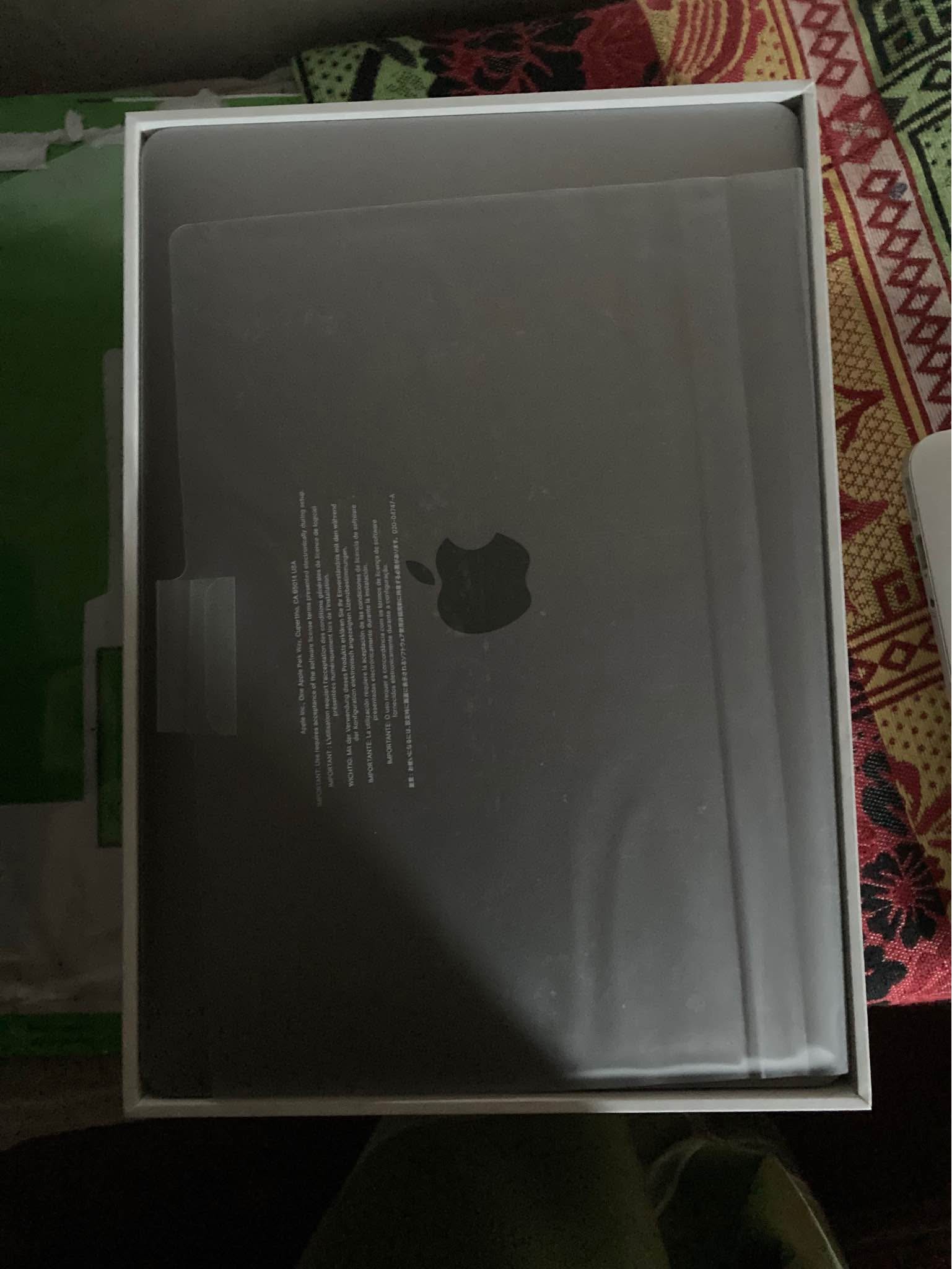 Macbook air M1 8GB Ram 256GB SSD MAC OS 26.1 PHOTOSHOP 2026 MS 
