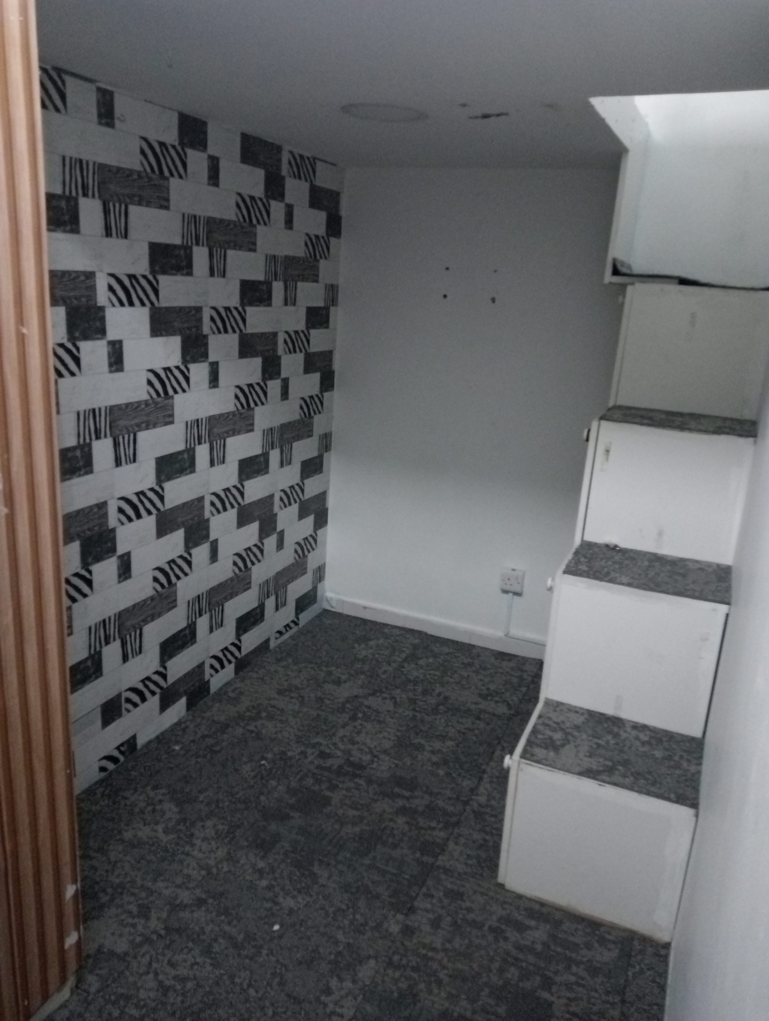 Bed Space Partition Room for rent in Al Rigga Dubai Group Rana ...