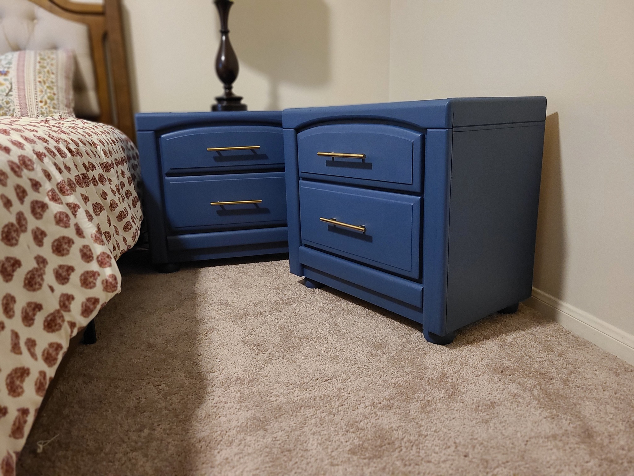 What to pay for refinished 1980's nightstands in navy blue?