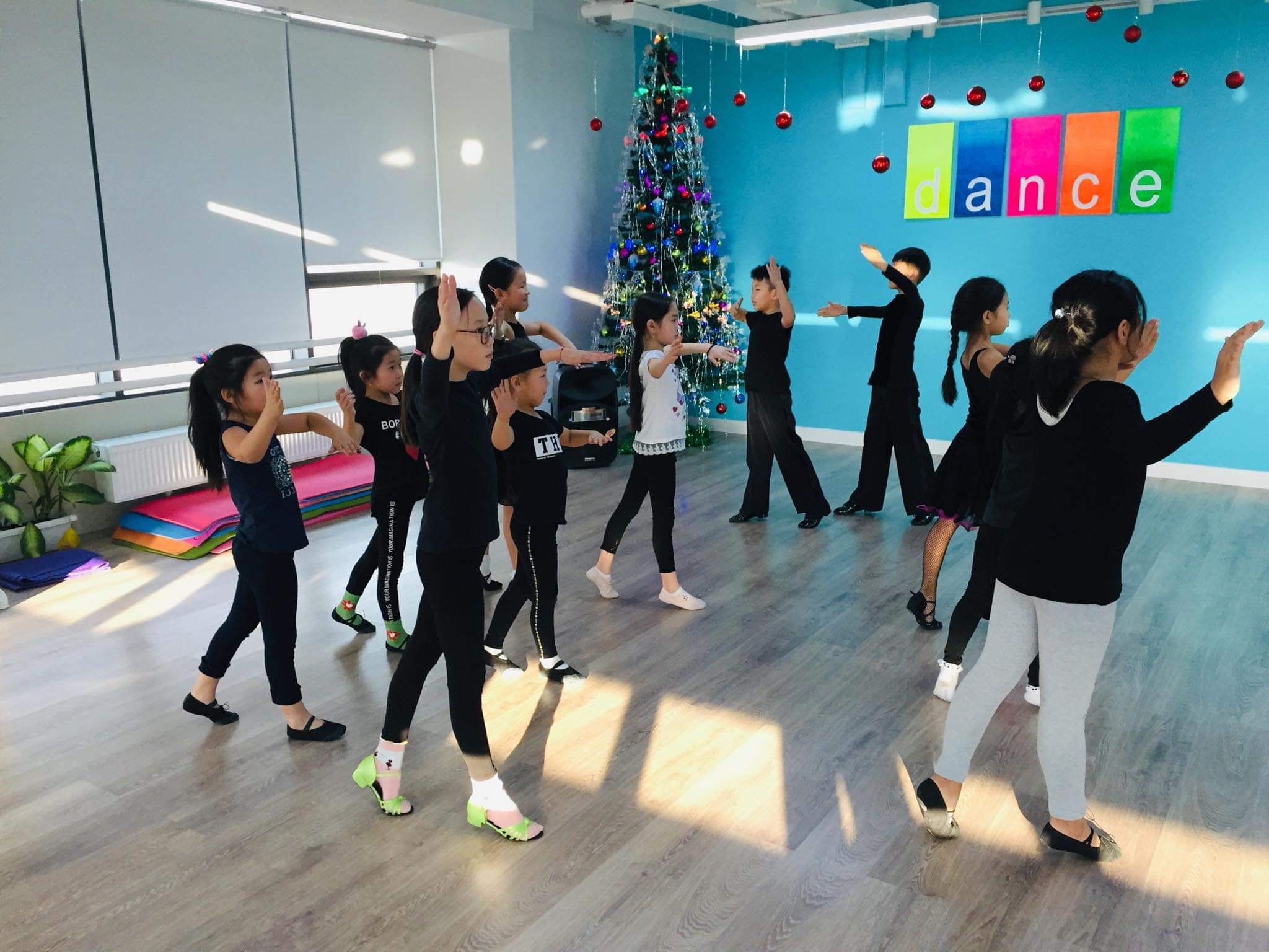 Хичээлийн хуваарь: Бүжгийн... - UB Dance School Mongolia | Facebook