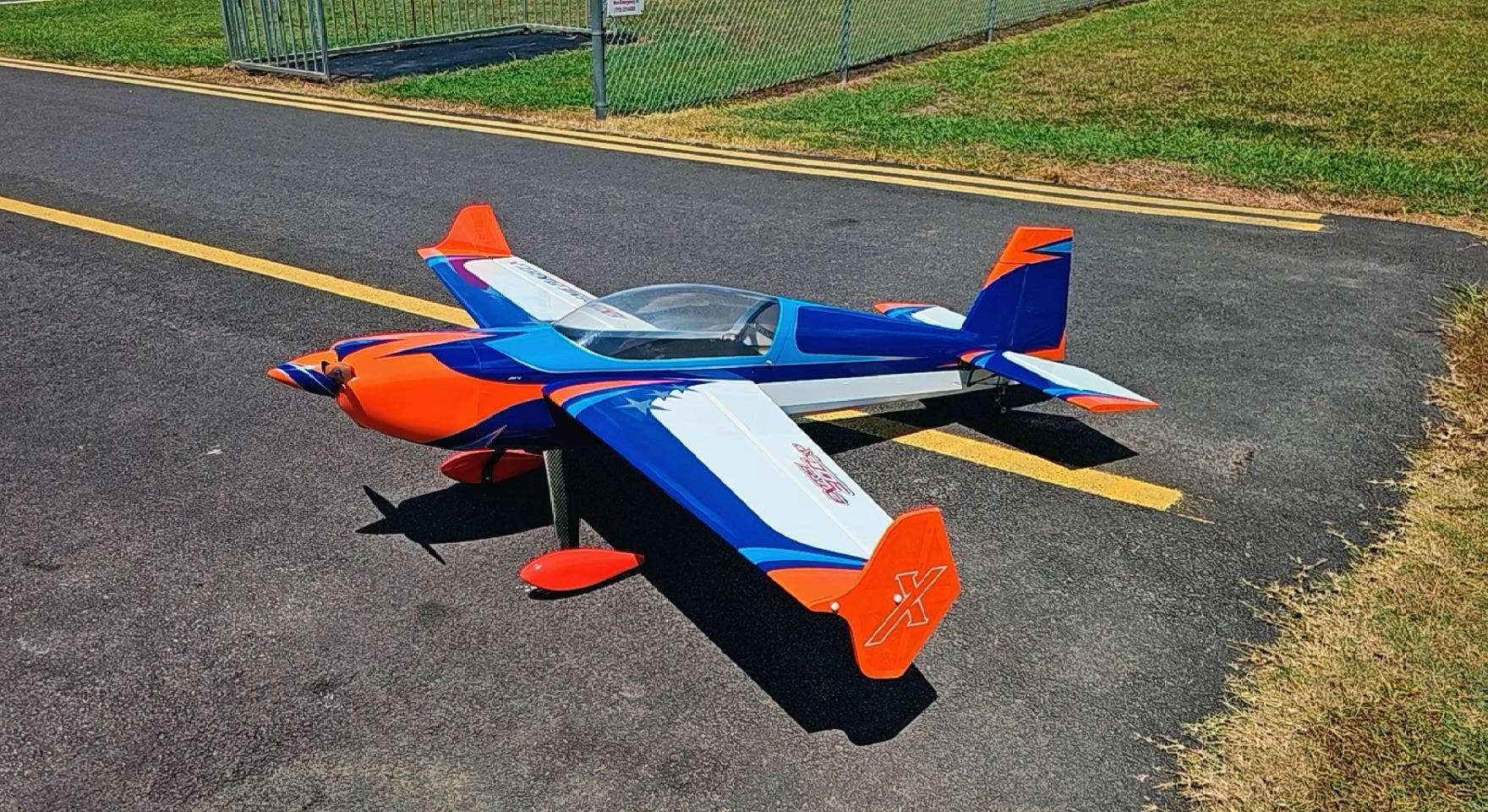 Extreme Flight 78 Extra 300exp build with dual receiver batteries