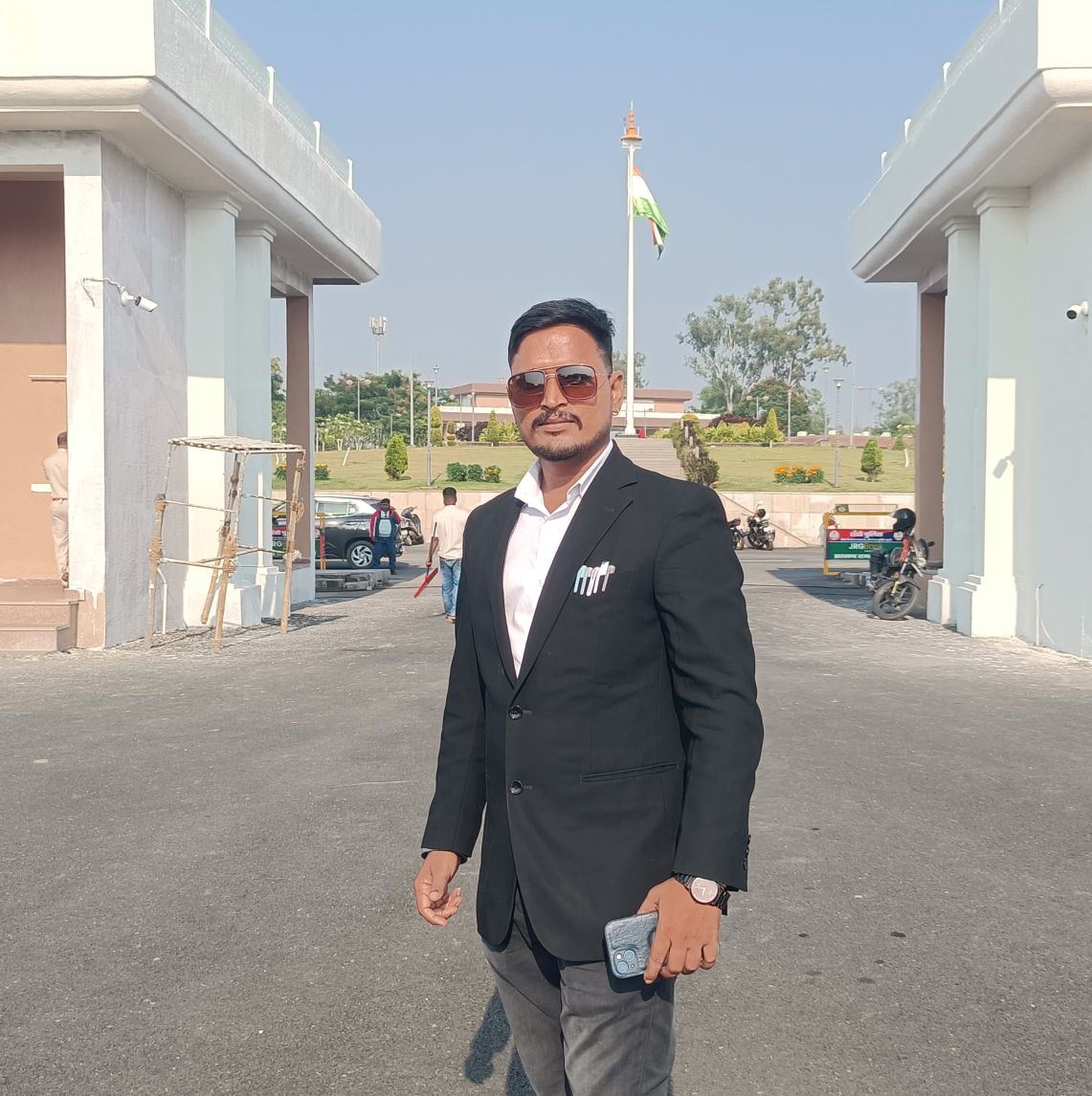 Adv Vivek Singh Rajput