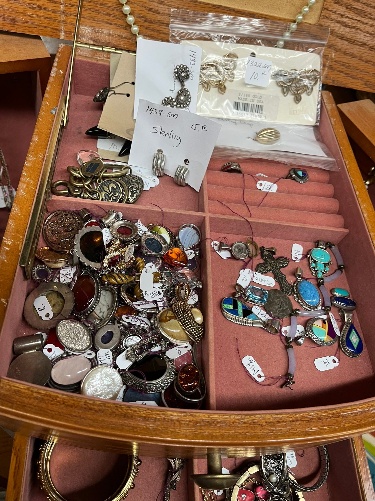 Free jewelry chest on Viramar Rd