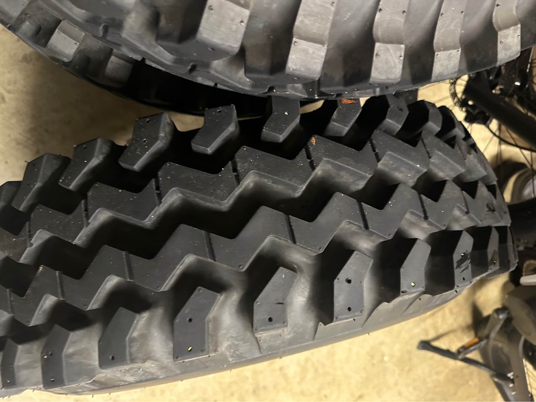 4 new P78/16 Buckshot Mudders on new rims ! (6 x 139.7mm) bolt pattern ...