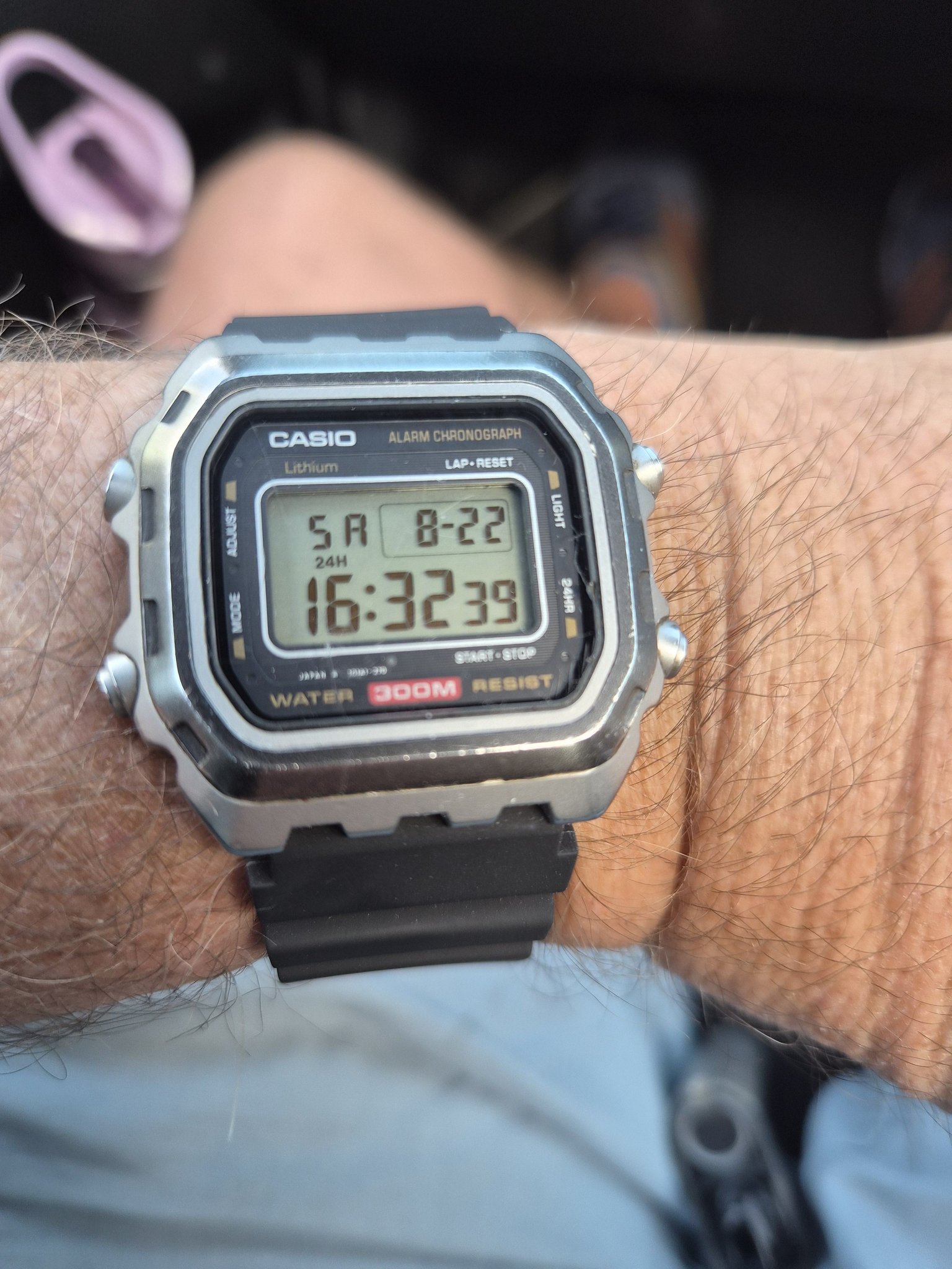 Rare 1998 Casio DW-285 watch found at low price