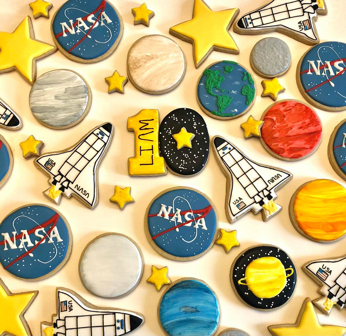 A NASA space theme birthday set! Just like sharks, I find space very ...
