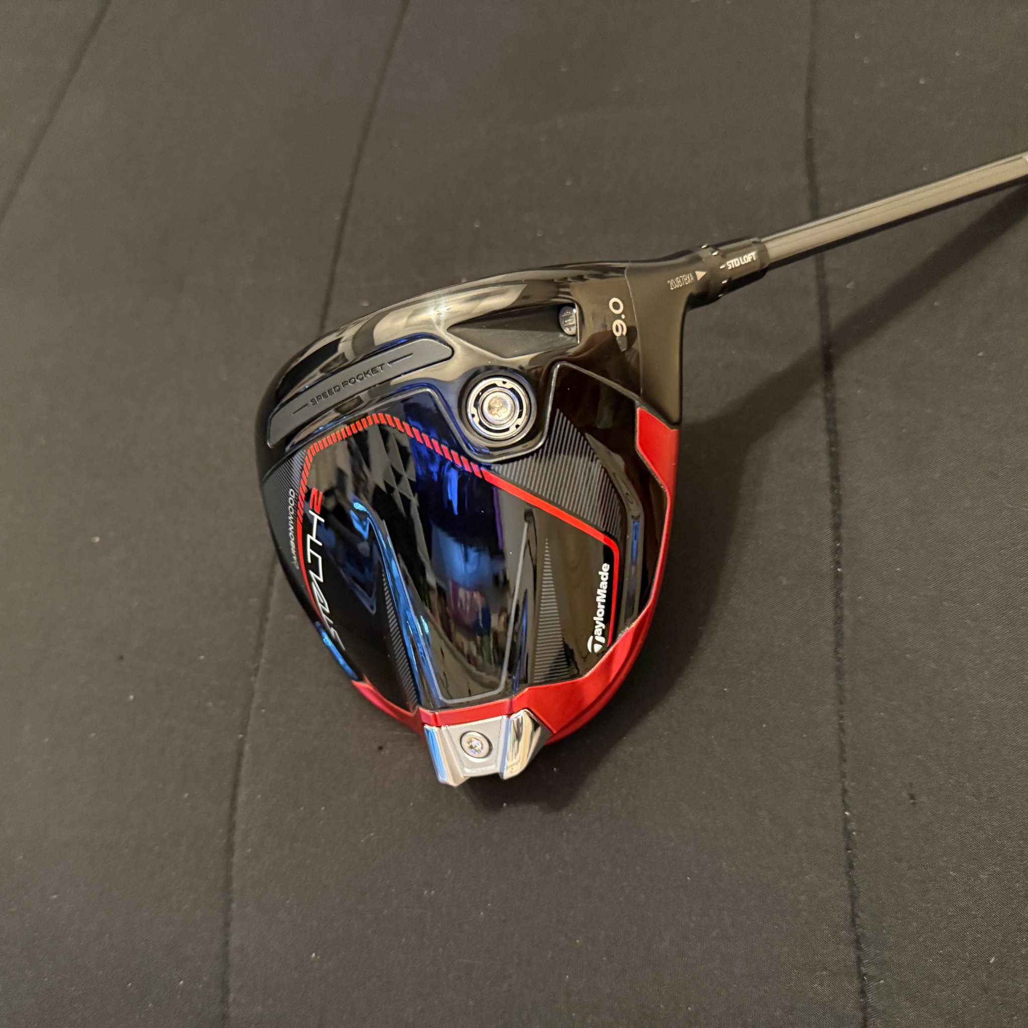 The product is a rare Japan-issued TaylorMade Stealth Glorie