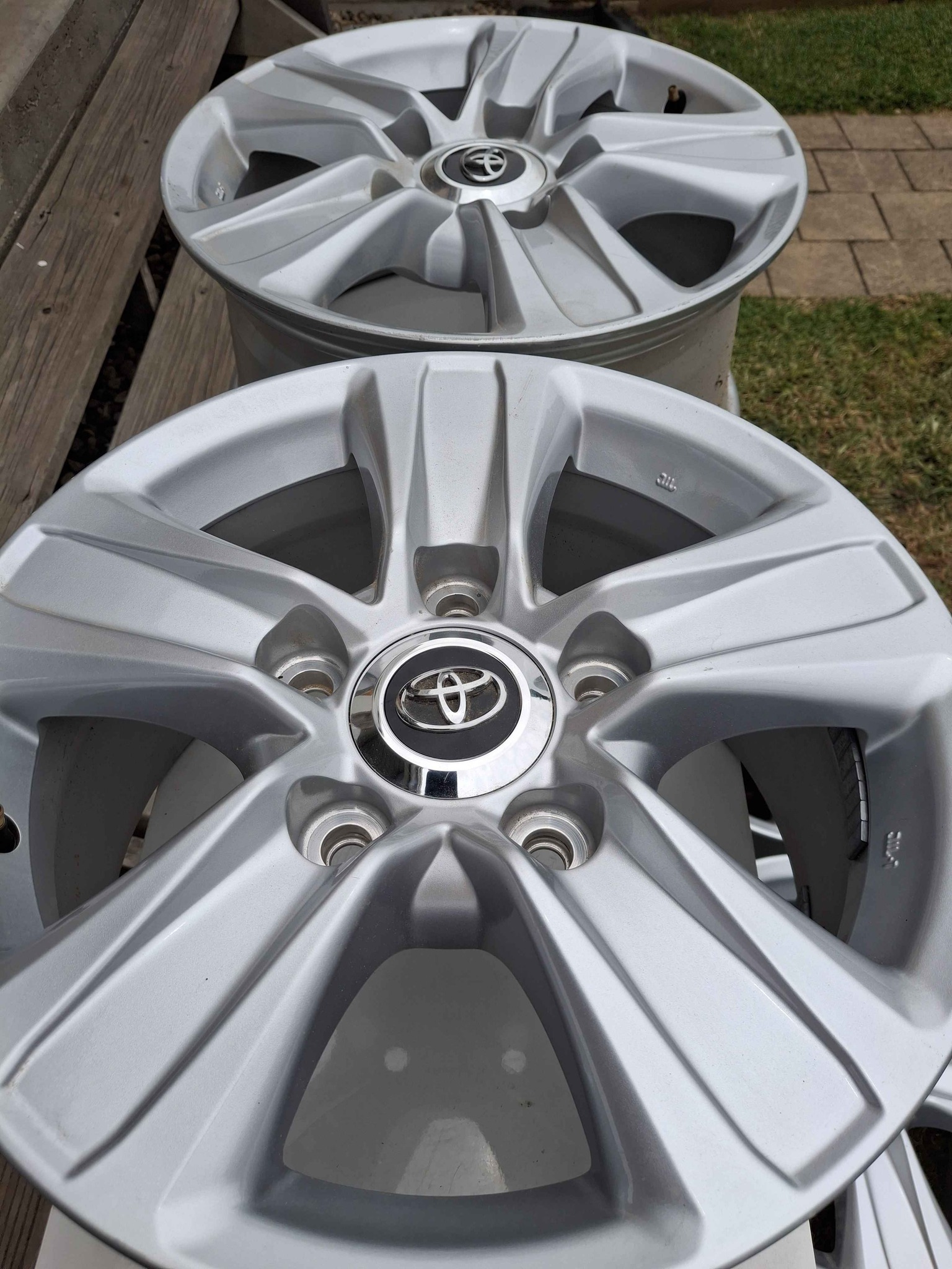 Landcruiser Rims. GXL 200 Series 16