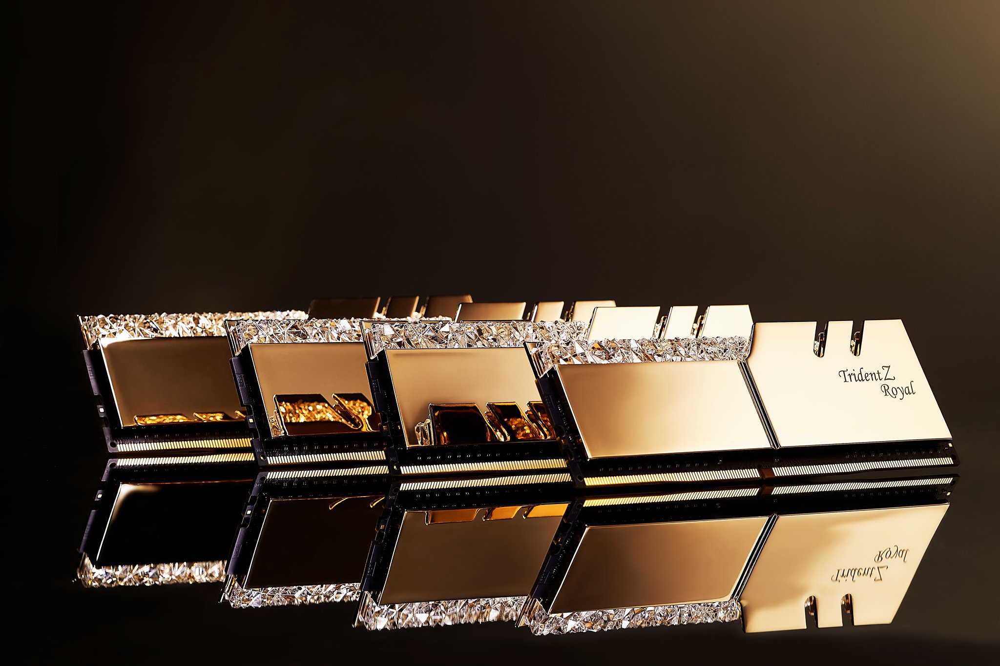G.Skill Trident Z Royal 32GB RAM with display case