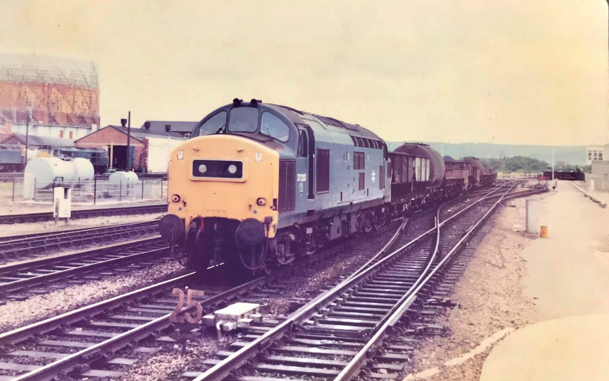 1/7/82 Gloucester 37223 passes Horton Rd depot. | Facebook
