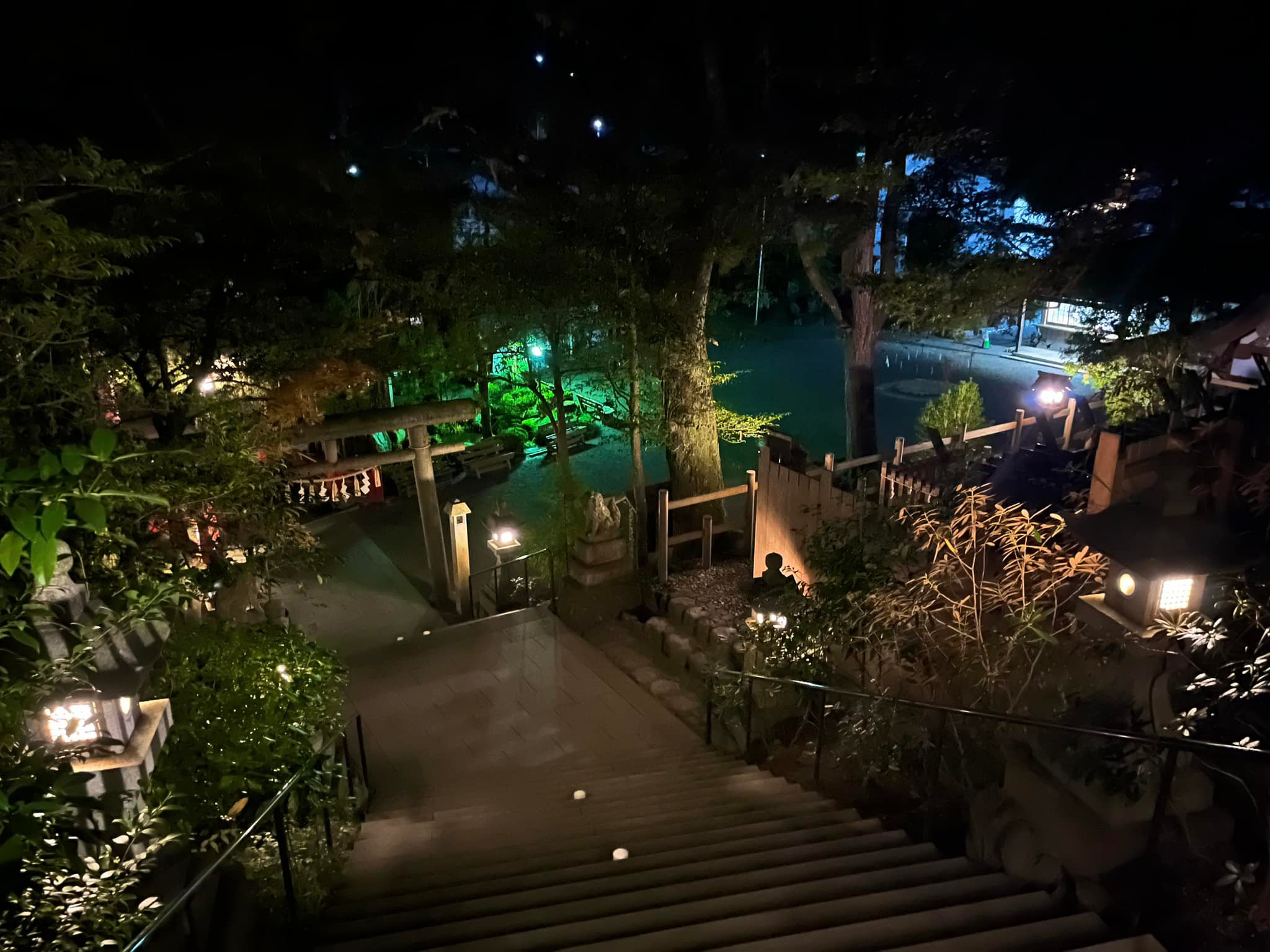 異世界神社5 紅葉?の天河大弁財天社 17時でこれ、山の中は暮れるのが 
