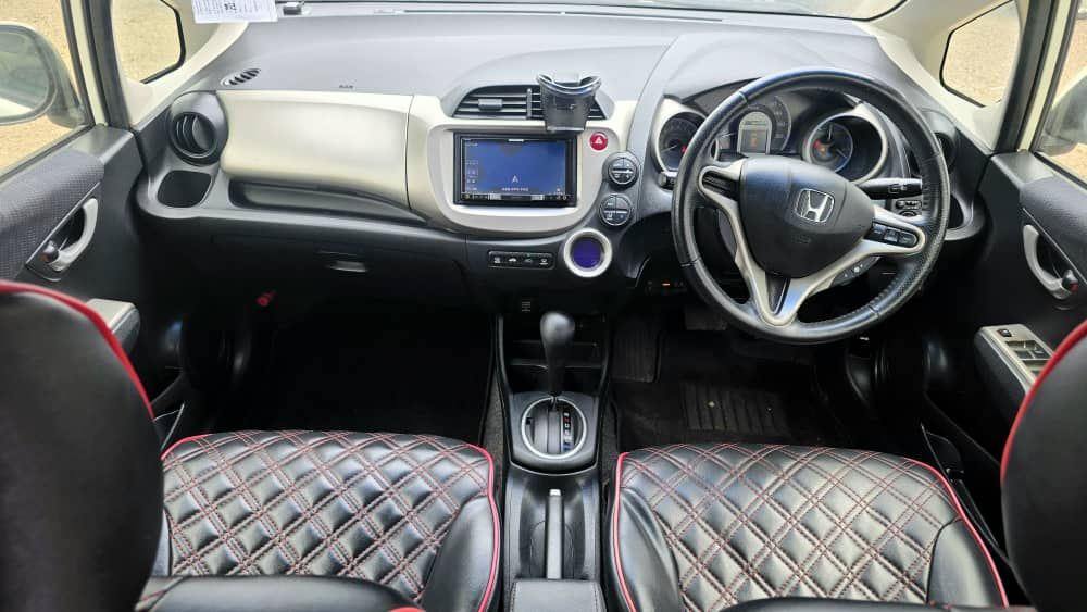 silent -ディレクターズカット版ー DVD-BOX Unregistered 2012 Honda fit Hybrid silver color available super