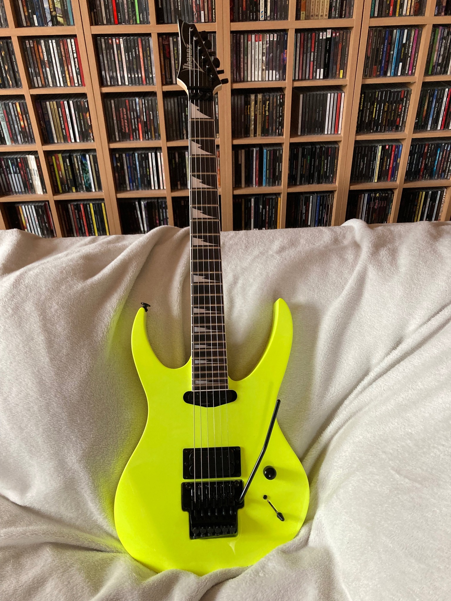 Can EMGs fit in an Ibanez 540piii guitar?