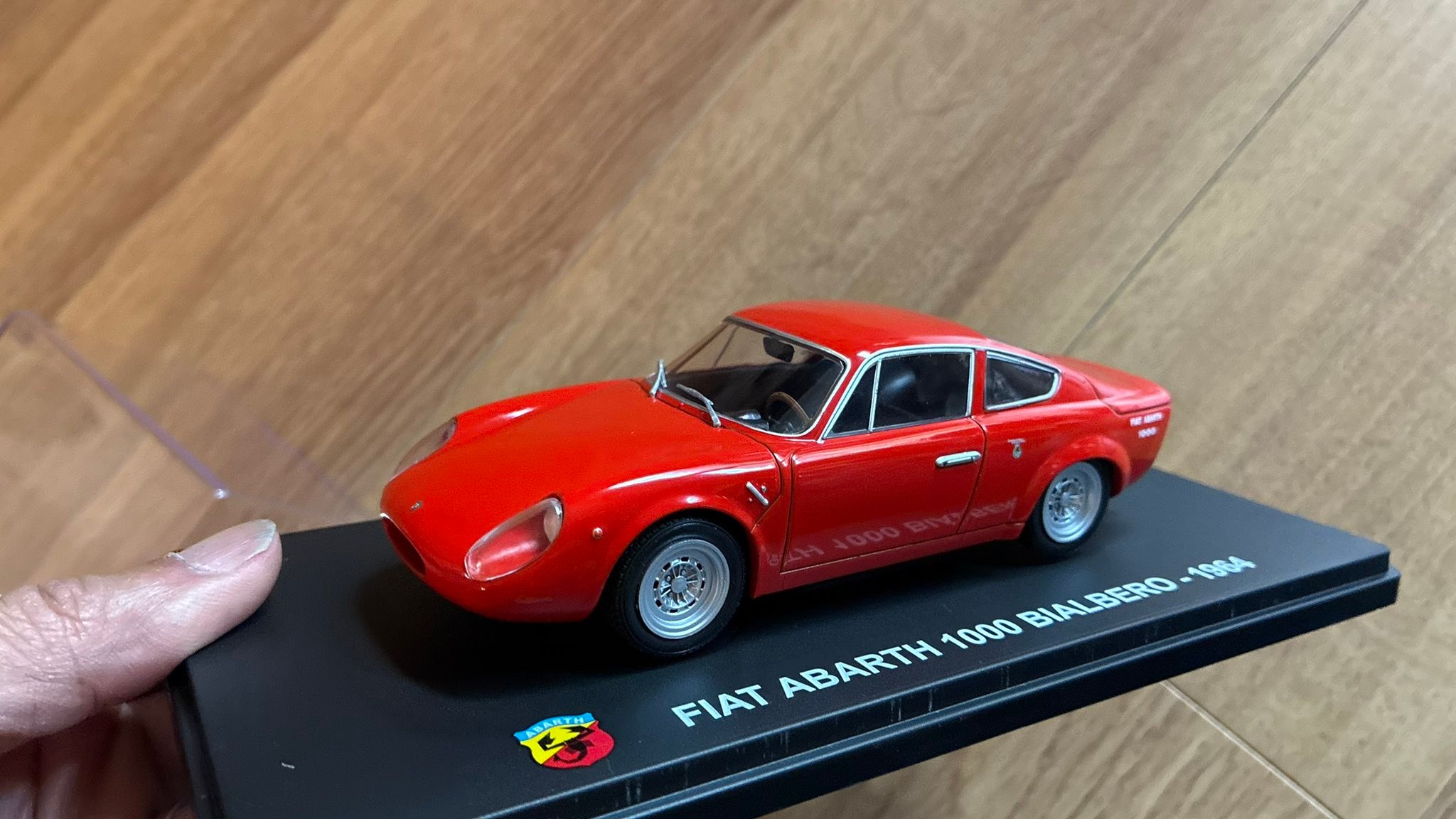 イタリアより到着 1/24のアバルト1000ビアルベーロの後期型 これは