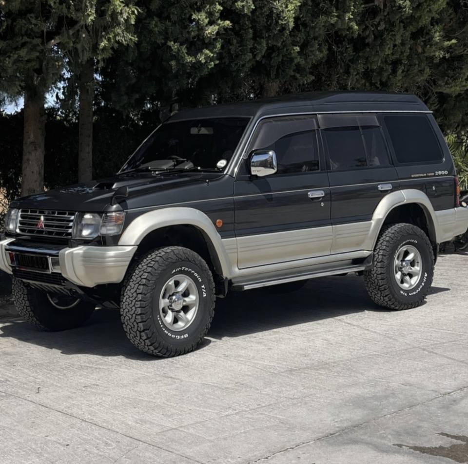 Mitsubishi pajero 2005 Diesel Very clean 147k km Asian lady owned.