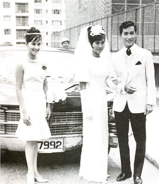 我細細個以為 佢嫁左畀呂奇 - 曾幾何時的香港 Once upon a time in Hong kong. | Facebook