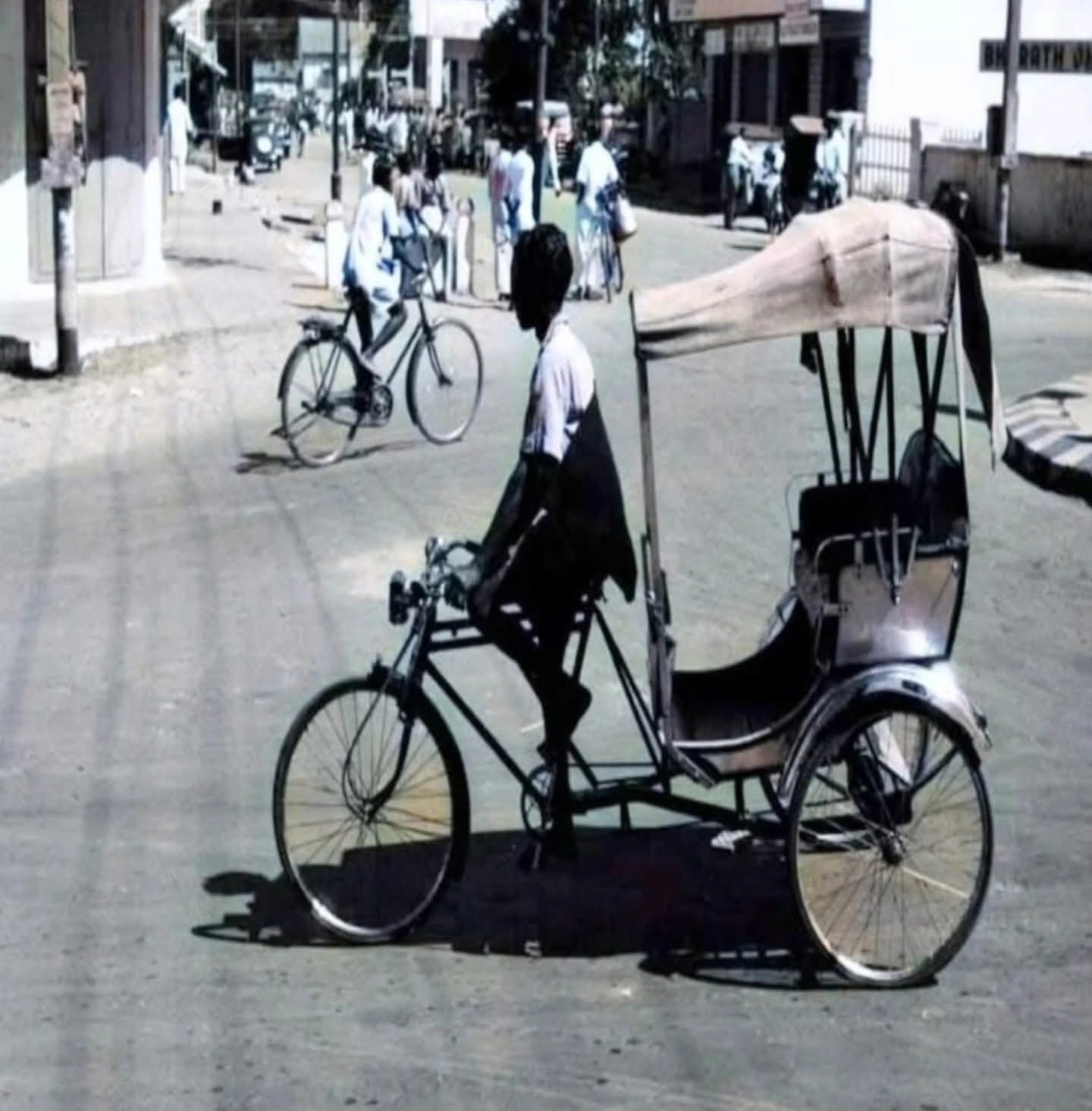 Imran - Central street, Infantry road & a gleaming Rickshaw in 1955 Old ...