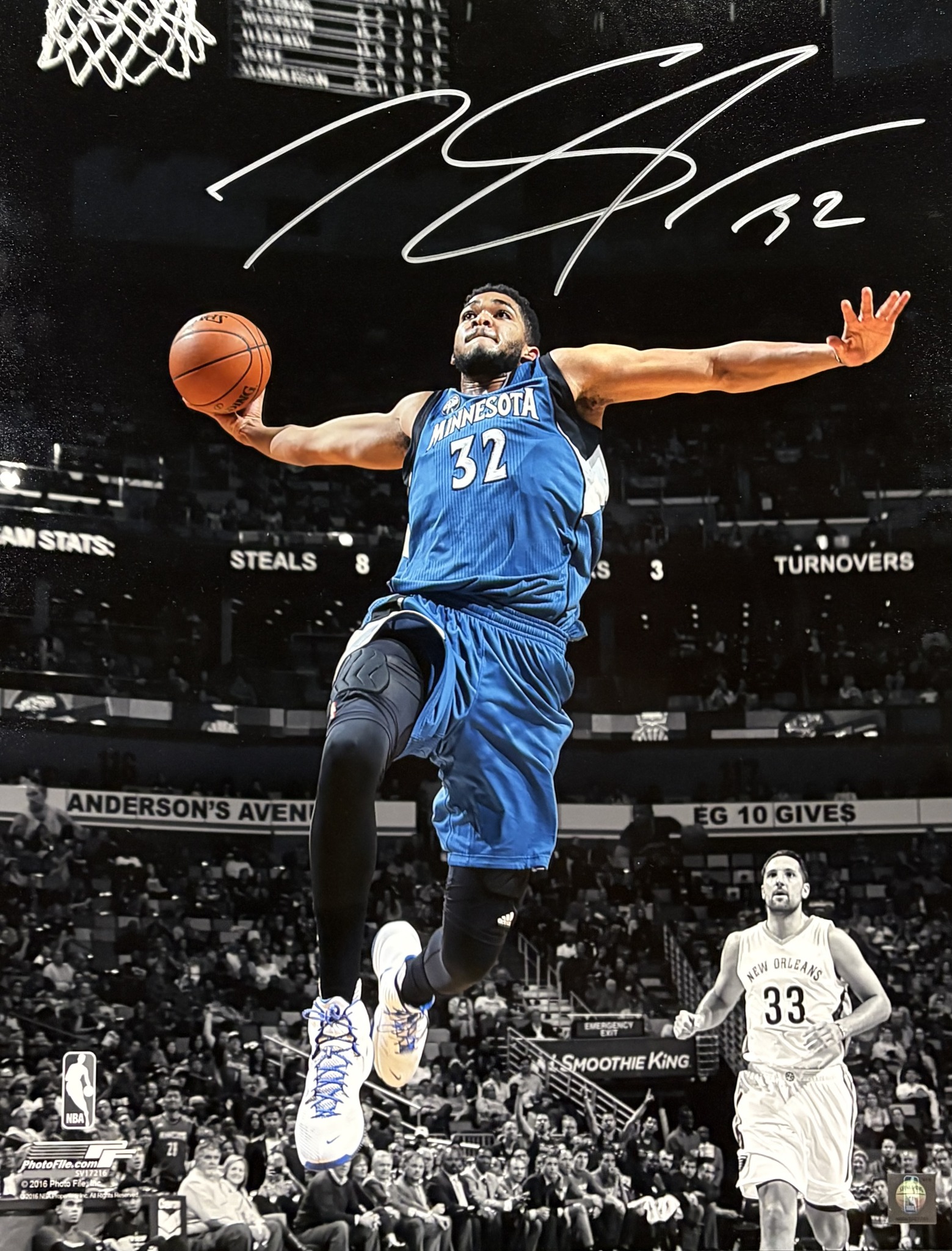 Karl-Anthony Towns Topps Gold Signature Class autograph