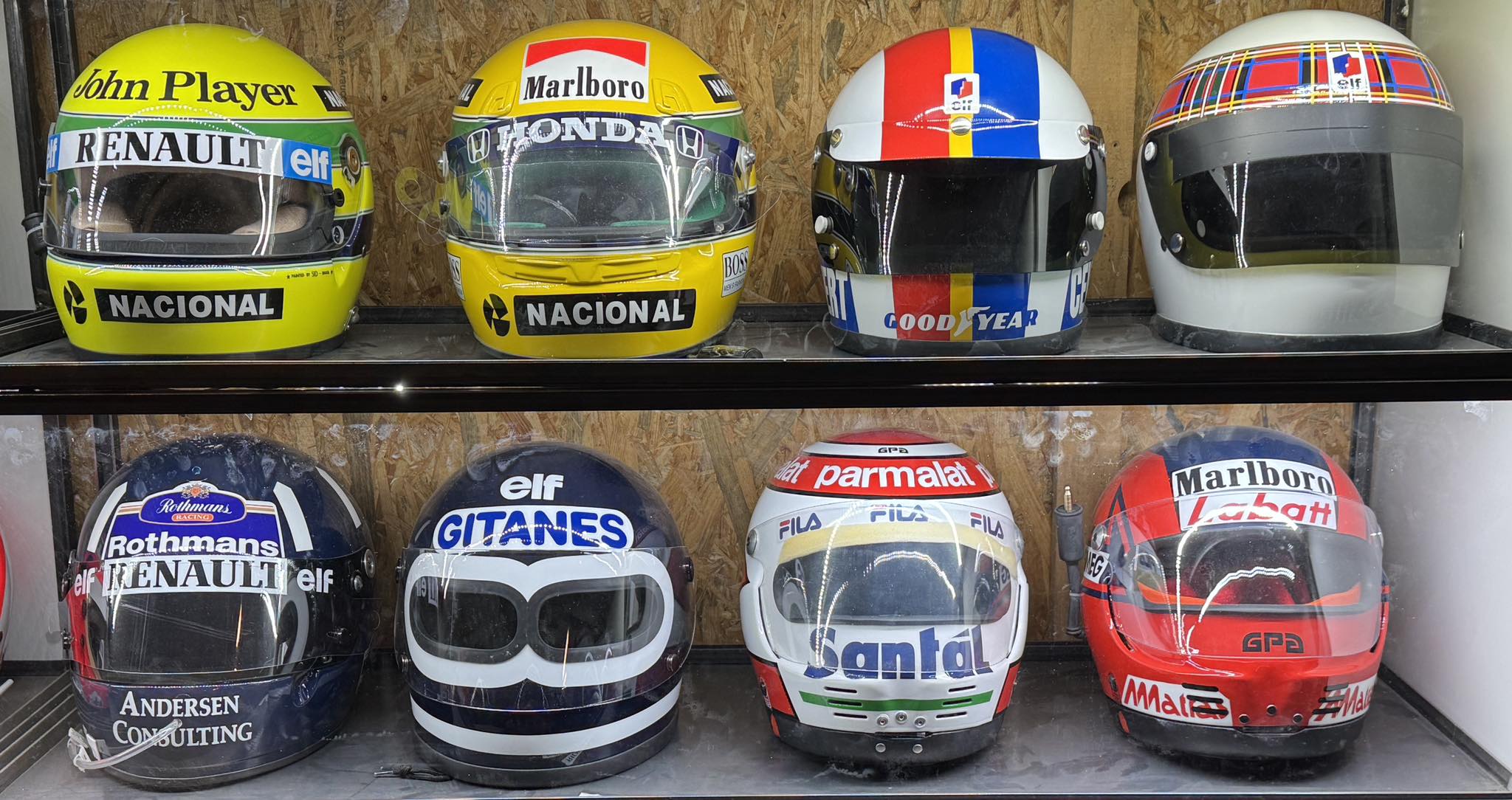 昔F1ドライバーのレプリカヘルメットが欲しいな〜とか思ったものでした 