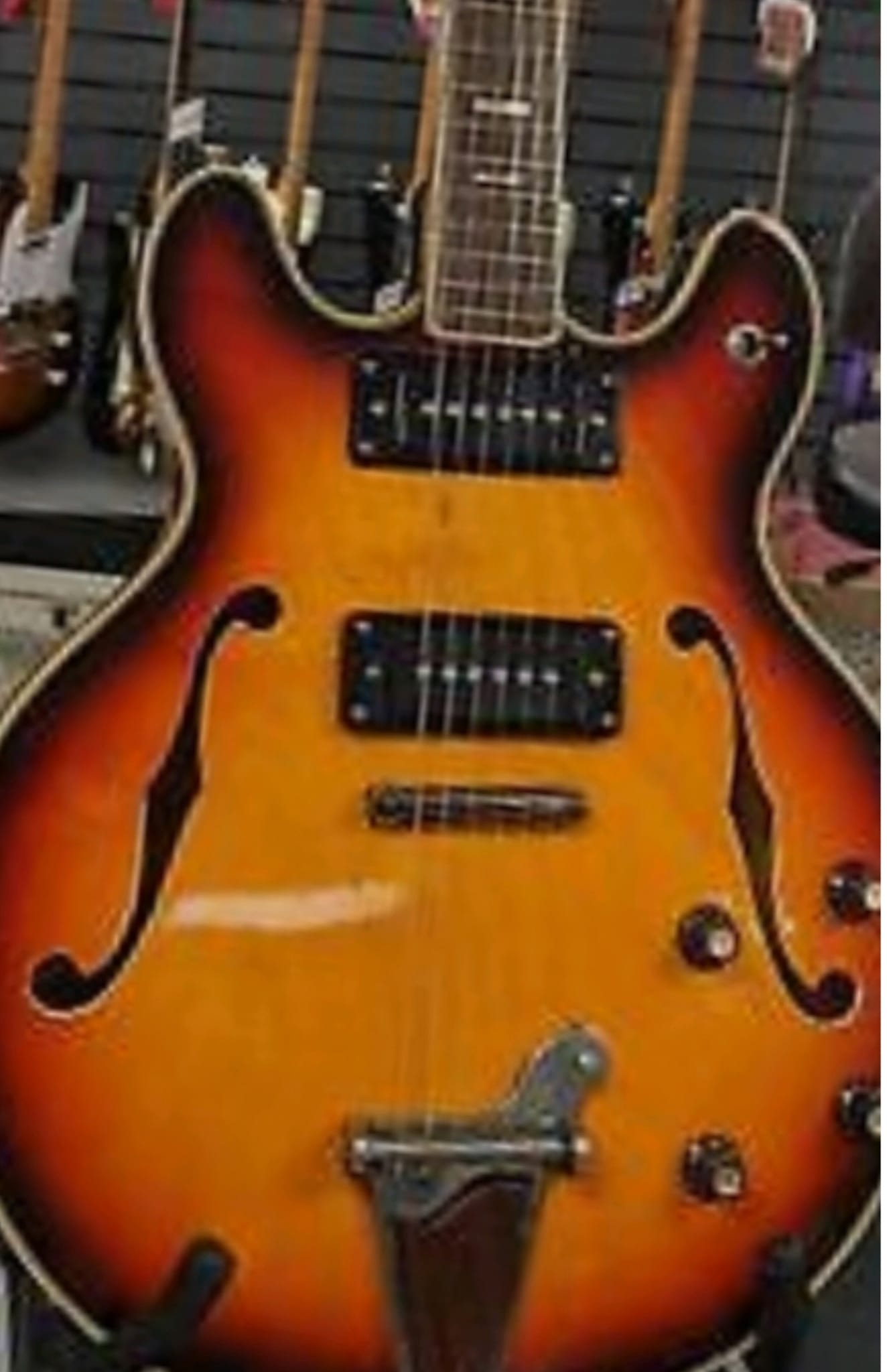What is the quality and voice of the 1970 Aria 5102T semi-hollow