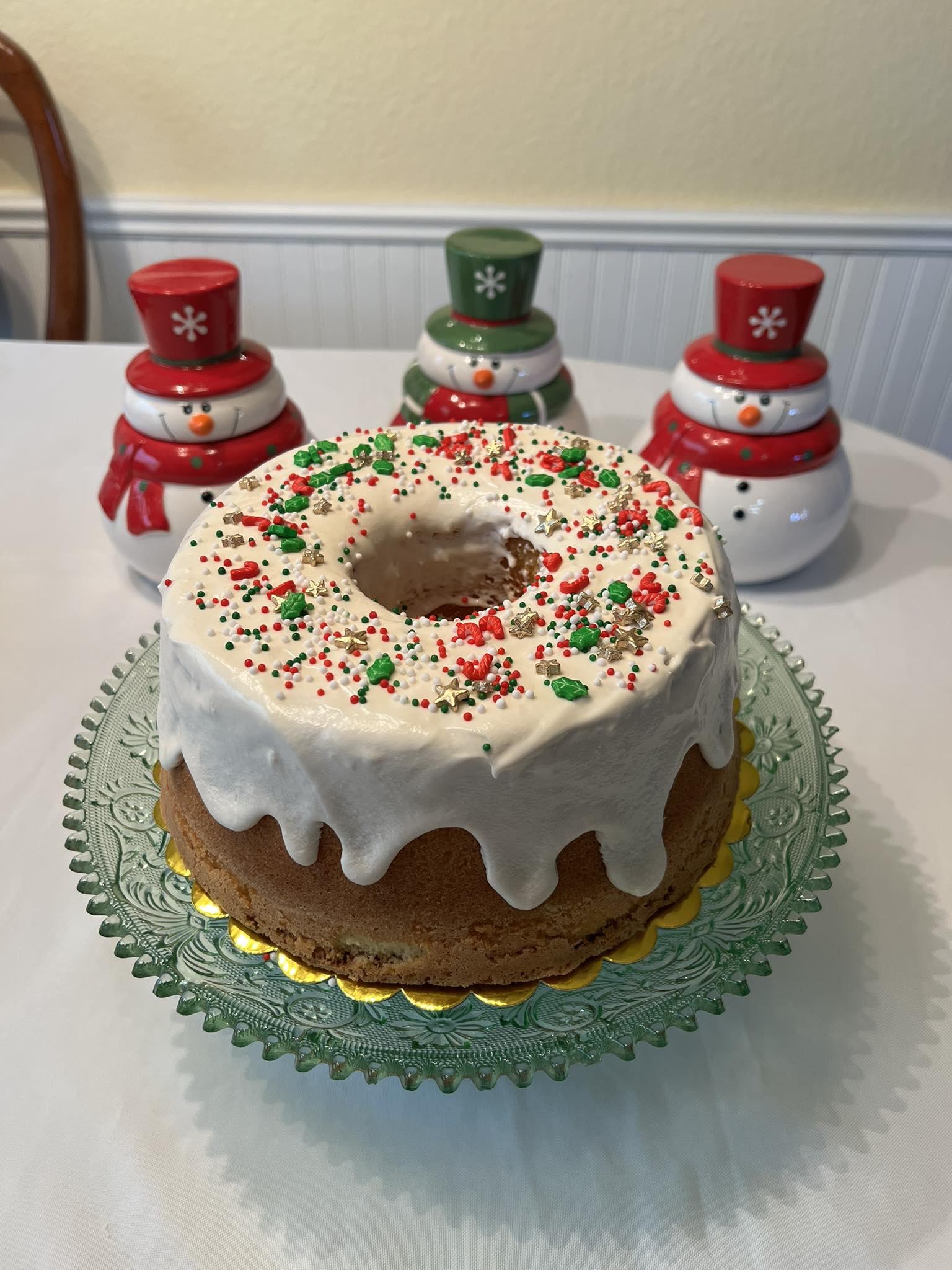 Nordic Ware Carousel bundt cake pan found at thrift store