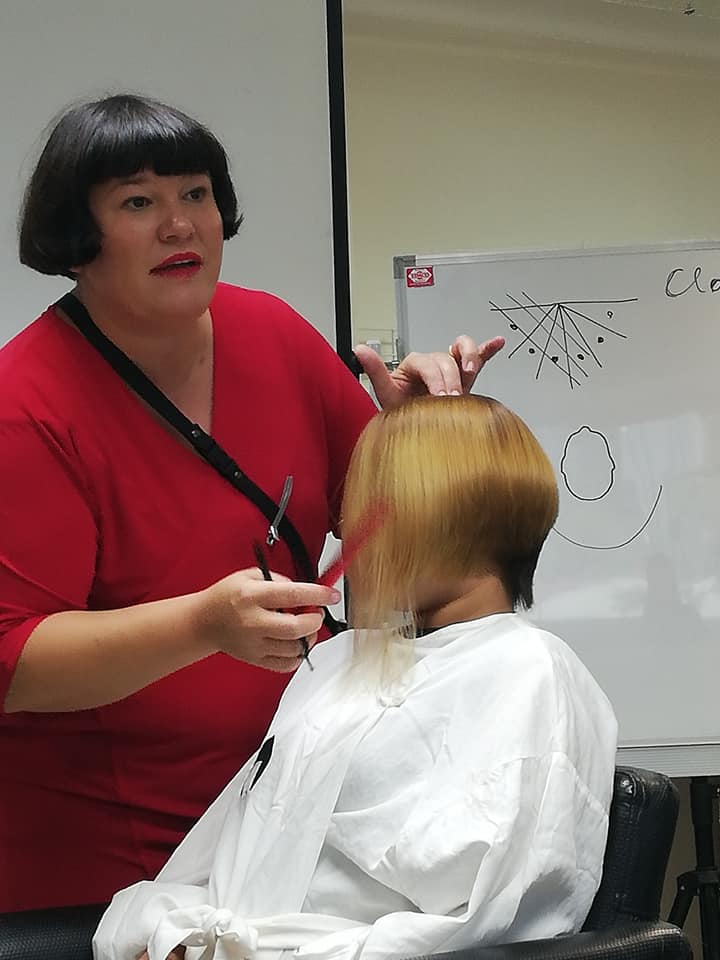 Cutting Hair The VIDAL SASSOON Way - The original