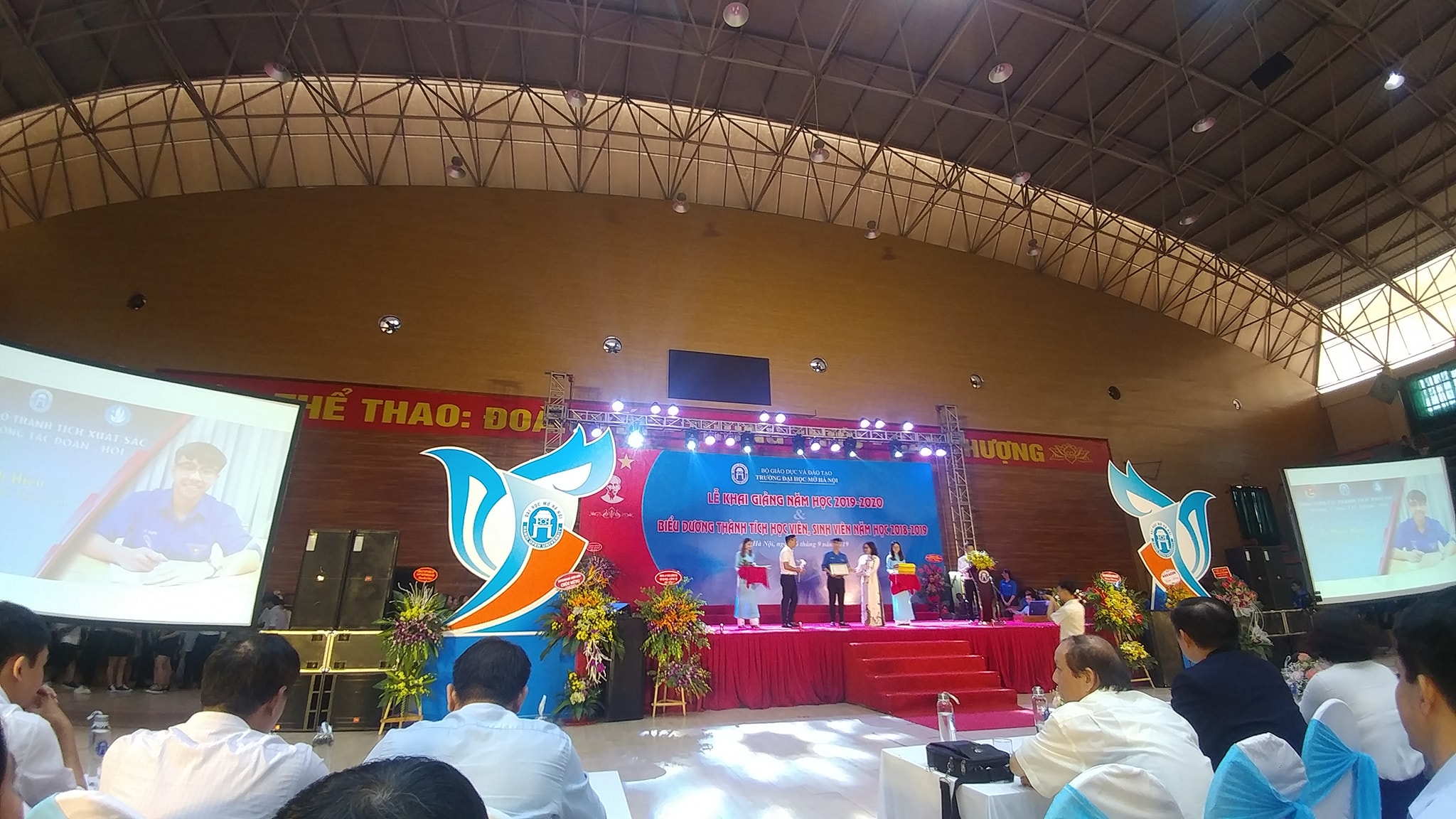 Tuyệt vời những... - Faculty Of Information Technology - HOU | Facebook