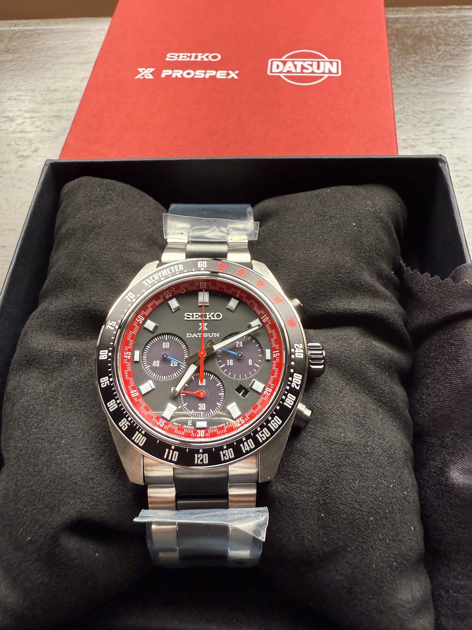 Seiko x 240Z Datsun Limited to 300pcs Worldwide The SBDL123 is a