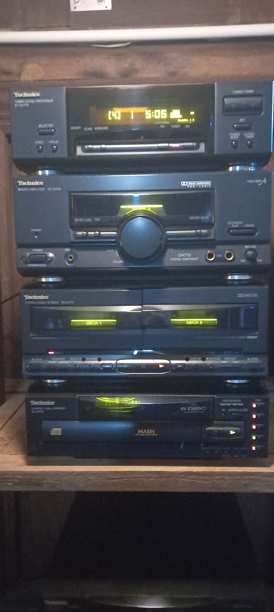 Vintage 1974 Technics SU-7700 and ST-7300 stereo hi-fi