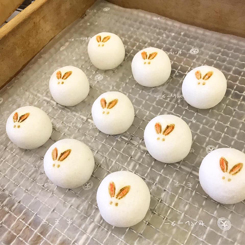 ゆめの菓 あきぞう 本店 9 13明日はお月見ですね 今日明日はお月見団子 うさぎ上用饅頭 あります あきぞう 和菓子 うさぎ饅頭 月見団子 桑名 Facebook