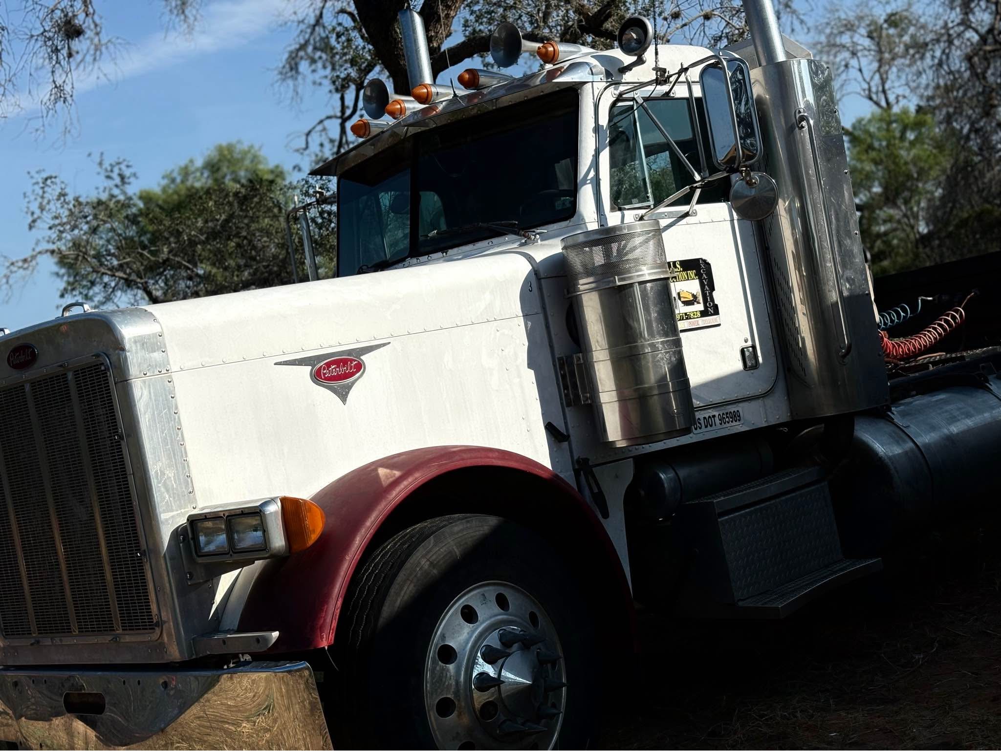 Peterbilt 379 WITH 35-ton trailer with ramps