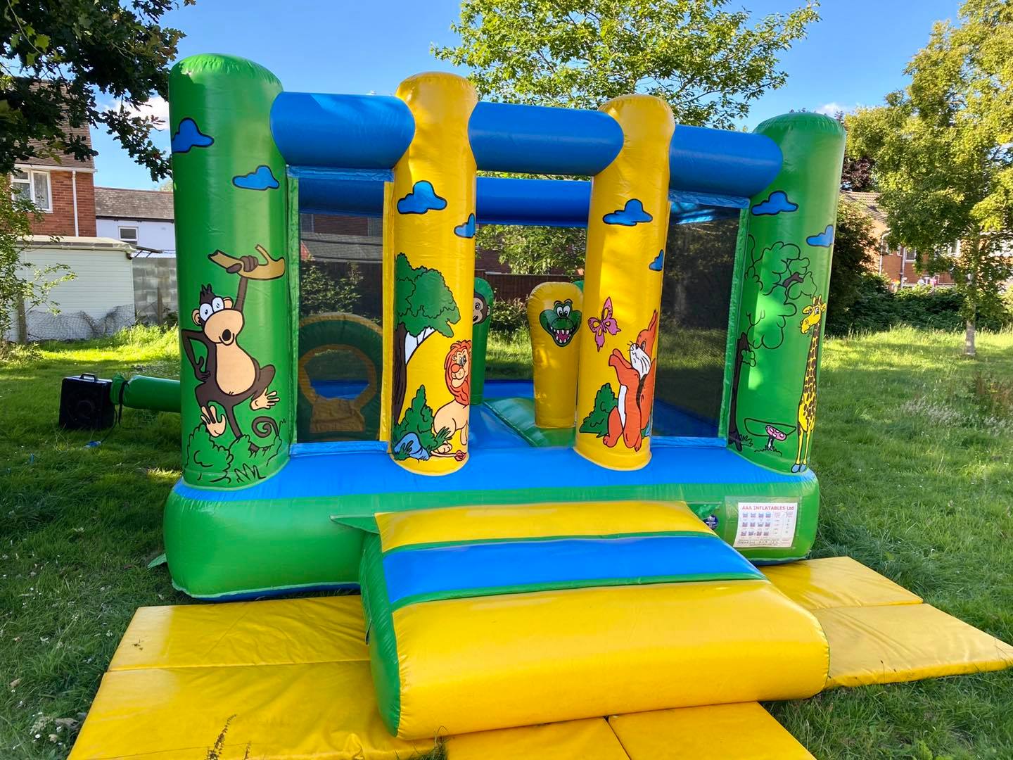 Mane Events - 🦁 🐵 🦁 Jungle Activity Bouncy Castle 🦁🐵🦁 Our... | Facebook