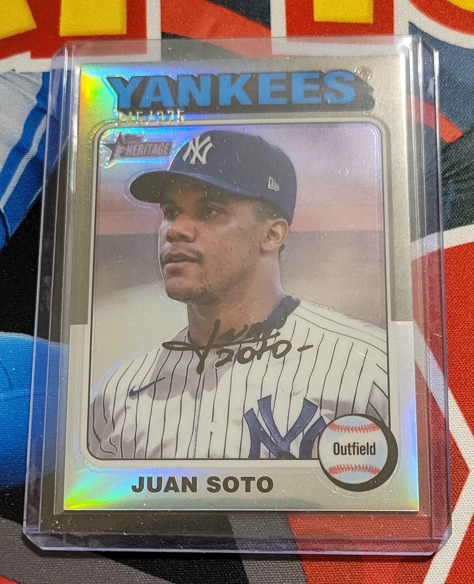 Mets fan pulls Mike Piazza bat relic from Topps Chrome 2025 Series 2