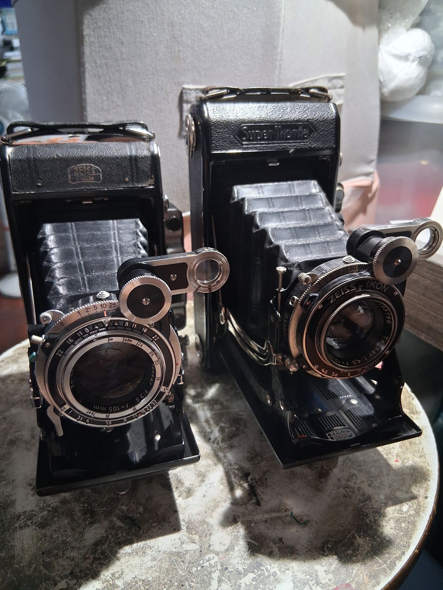 Vintage cameras: 6x9 Super Ikonta and 6x11 Tessar