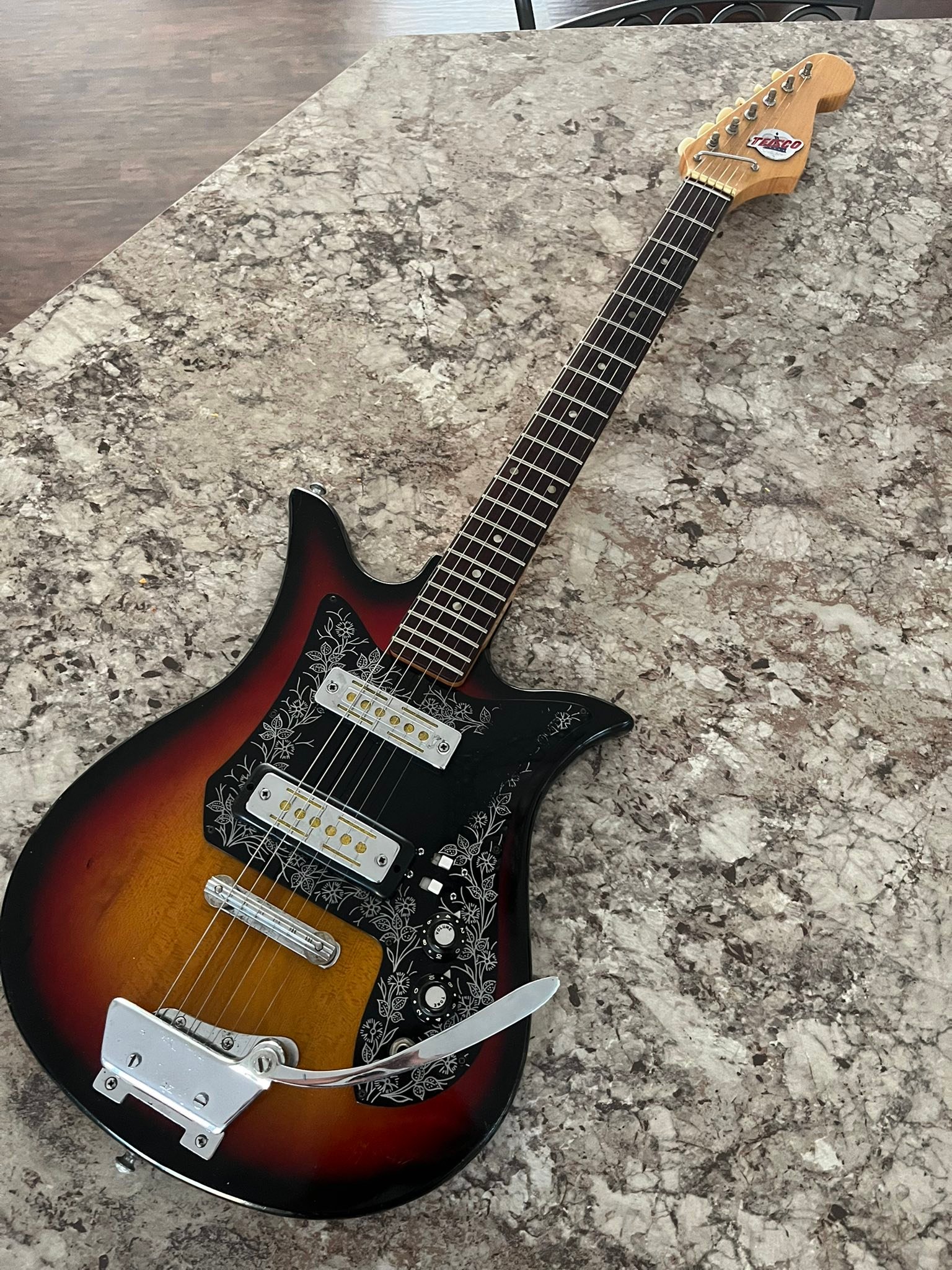 Unboxing a rare 1967 Teisco R2 guitar in mint condition