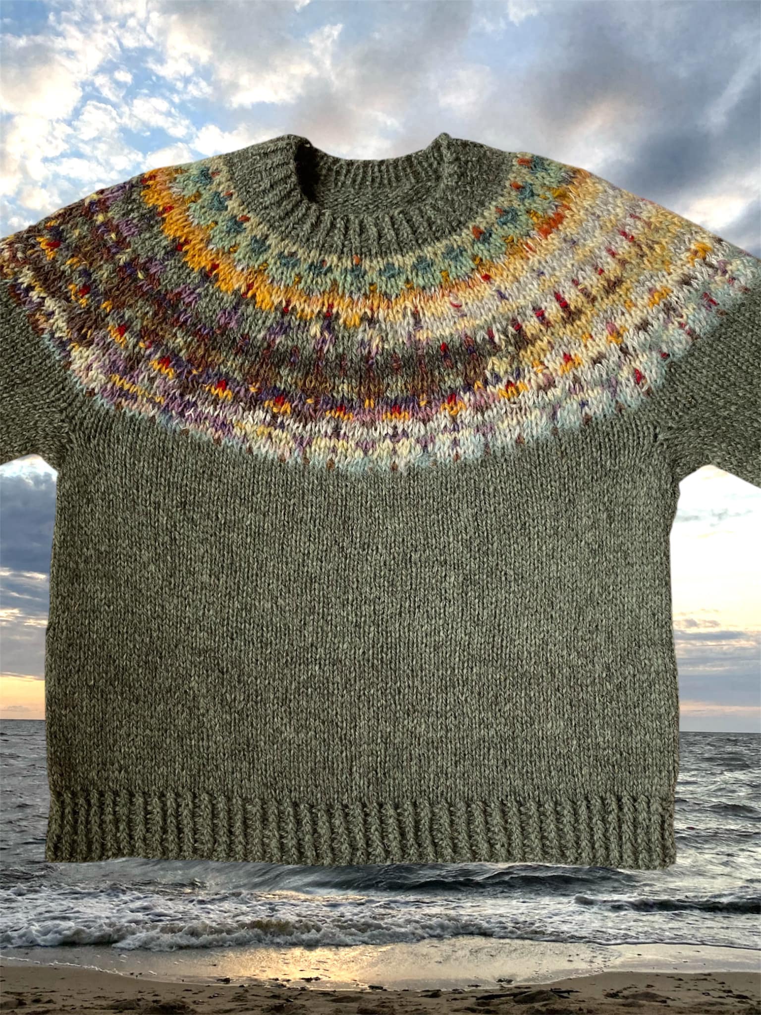 Handmade wool sweater with mixed yarn