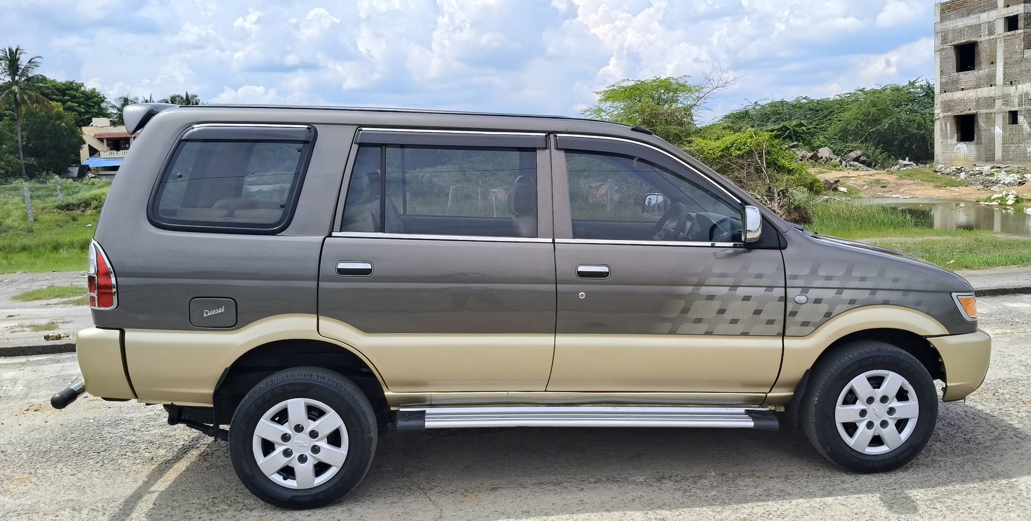 CONTACT -99946 20795 TAVERA LS 2016 MODEL SINGLE OWNER INSURANCE