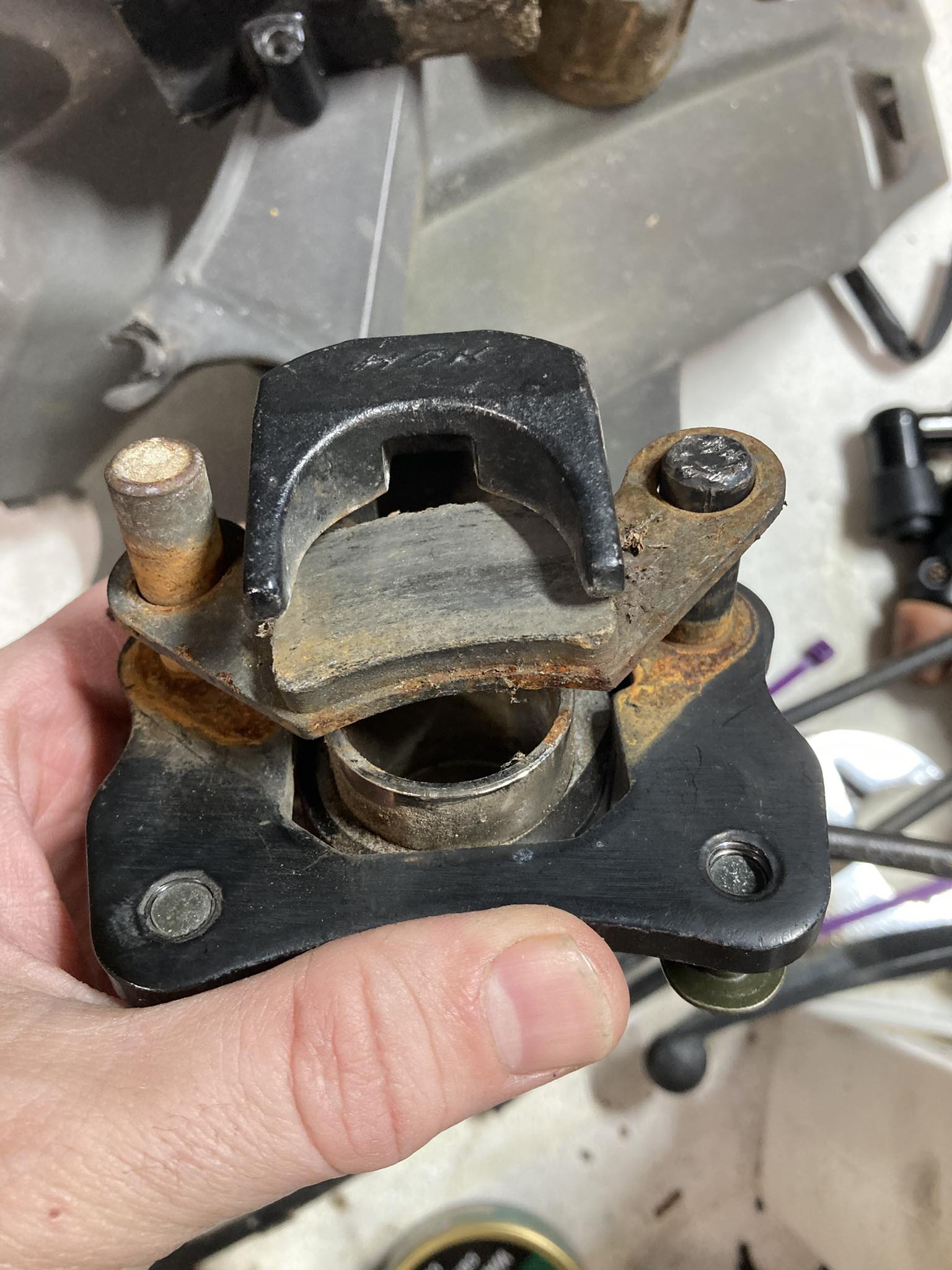 Rear Brake Disc Caliper Pad Pin With R Clips For Suzuki SV