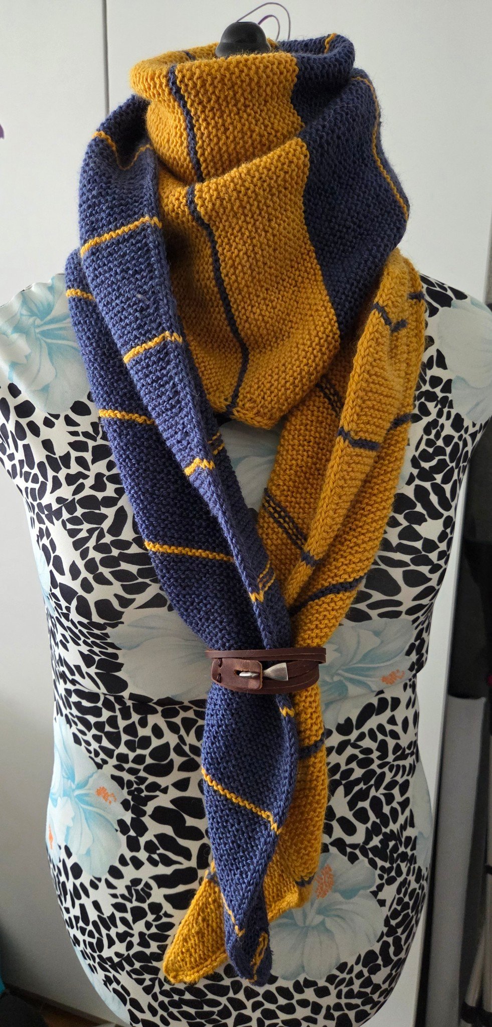 Écharpe Tricotée Main PHILDAR - Laine Et Acrylique - Couleur Bleue Ou Jaune Au Choix - Comme Neuf