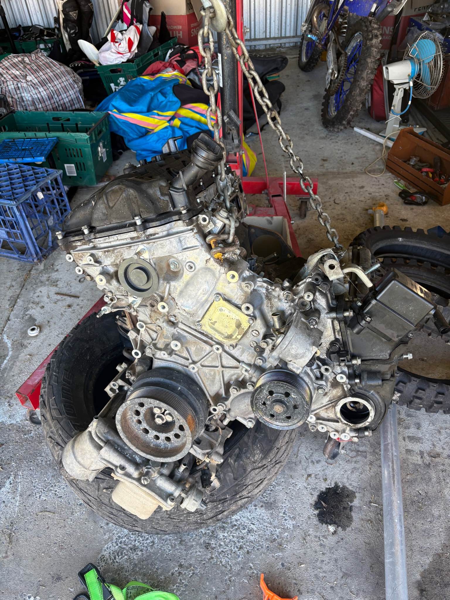 Toyota Landcruiser VDJ200 V8 4.5L twin turbo pre-dpf engine