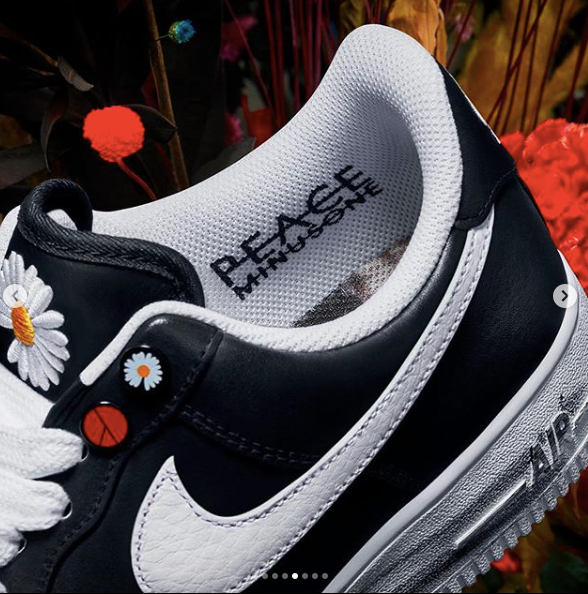 PEACEMINUSONE × Nike Cryoshot G-DRAGON G-Dragon's PEACEMINUSONE x Nike Cryoshot is inspired by the